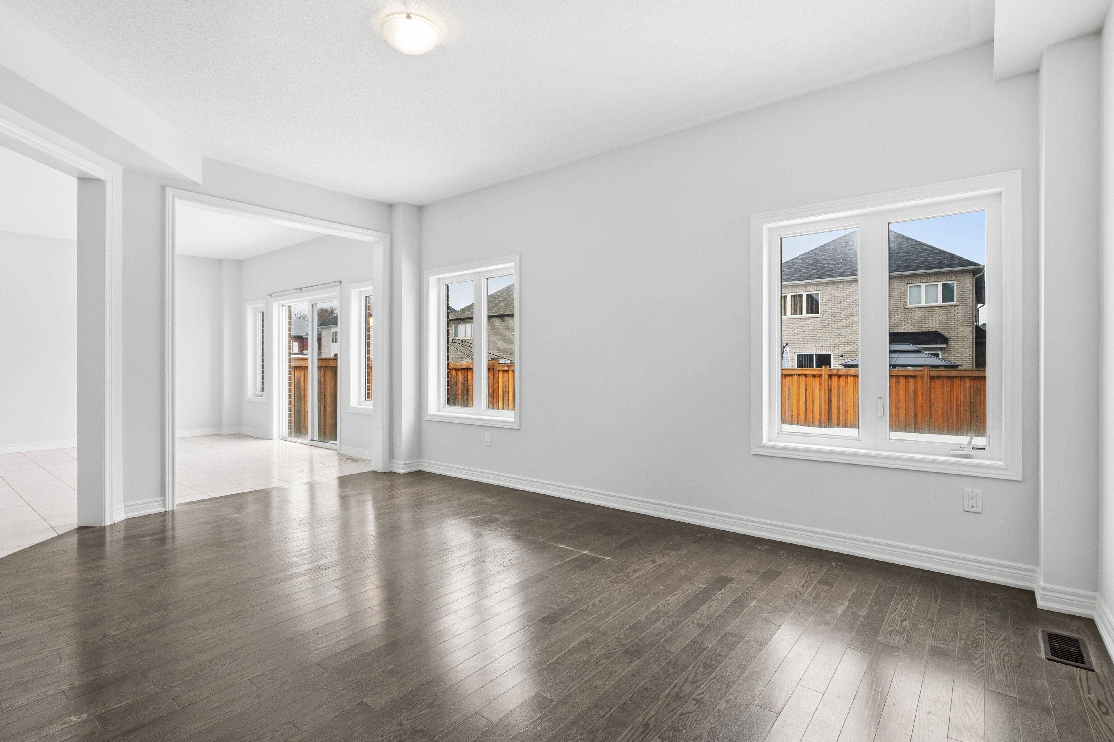 Innisfil, ON L9S 1A8,943 Larter ST