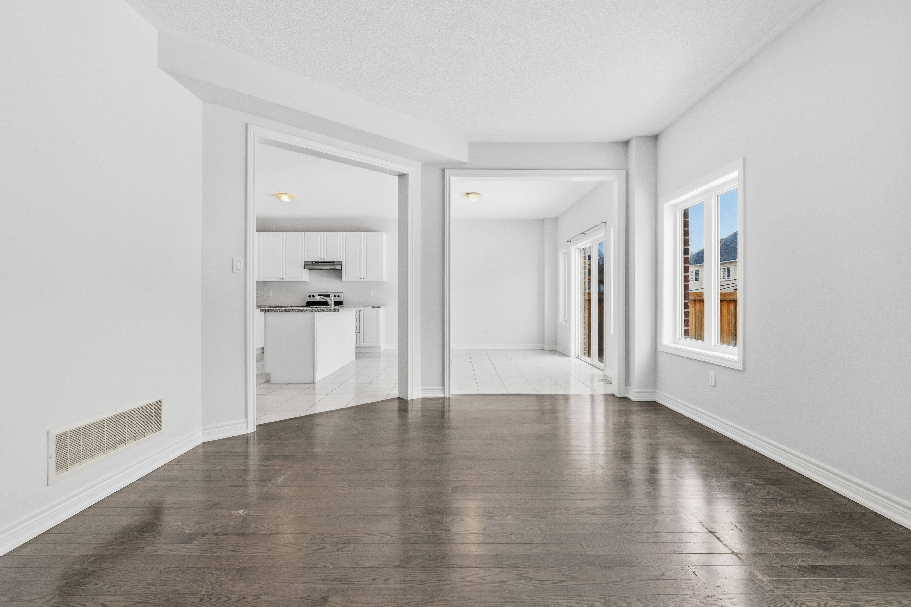 Innisfil, ON L9S 1A8,943 Larter ST