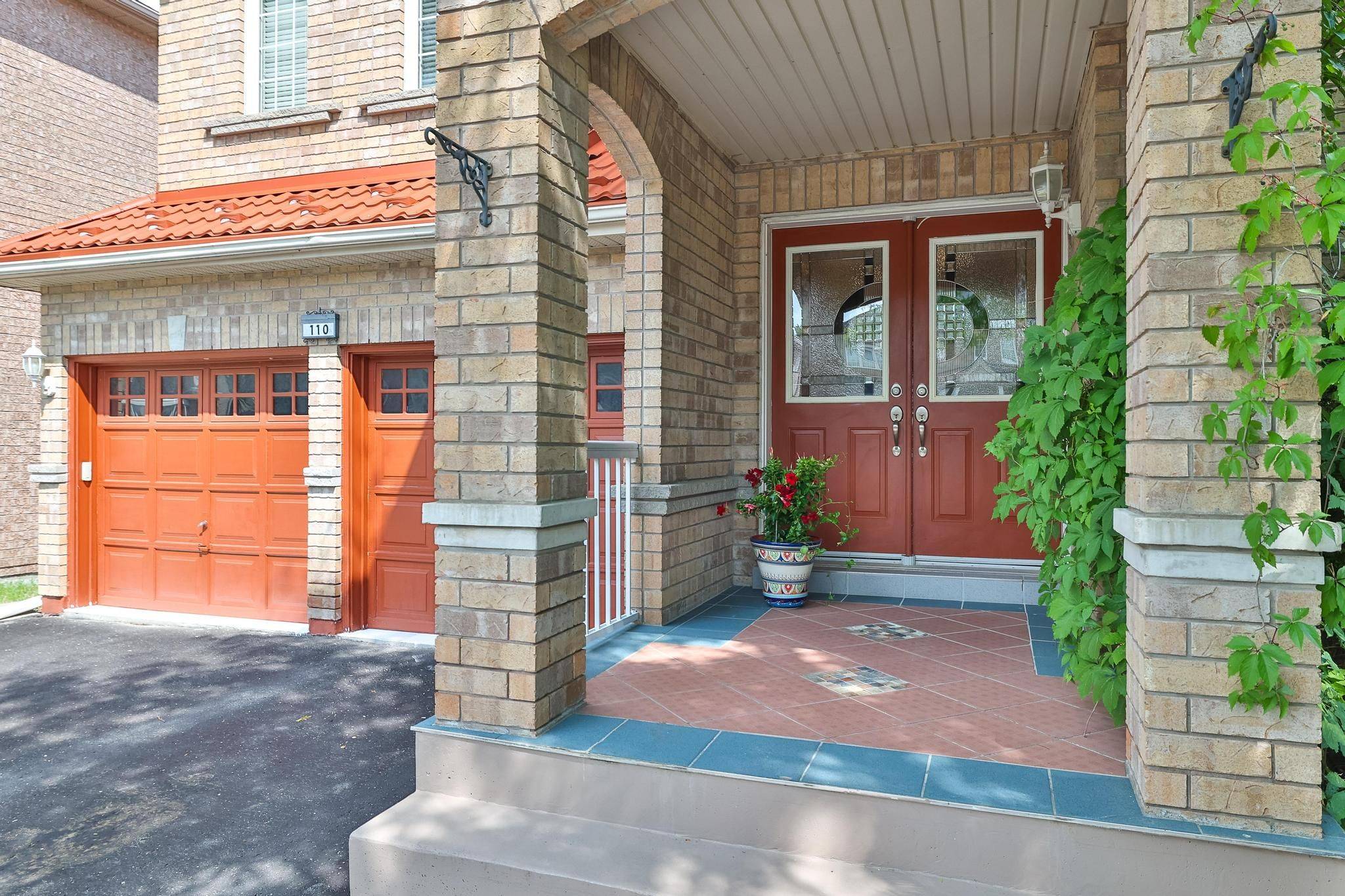 Newmarket, ON L3X 2R1,110 Red River CRES