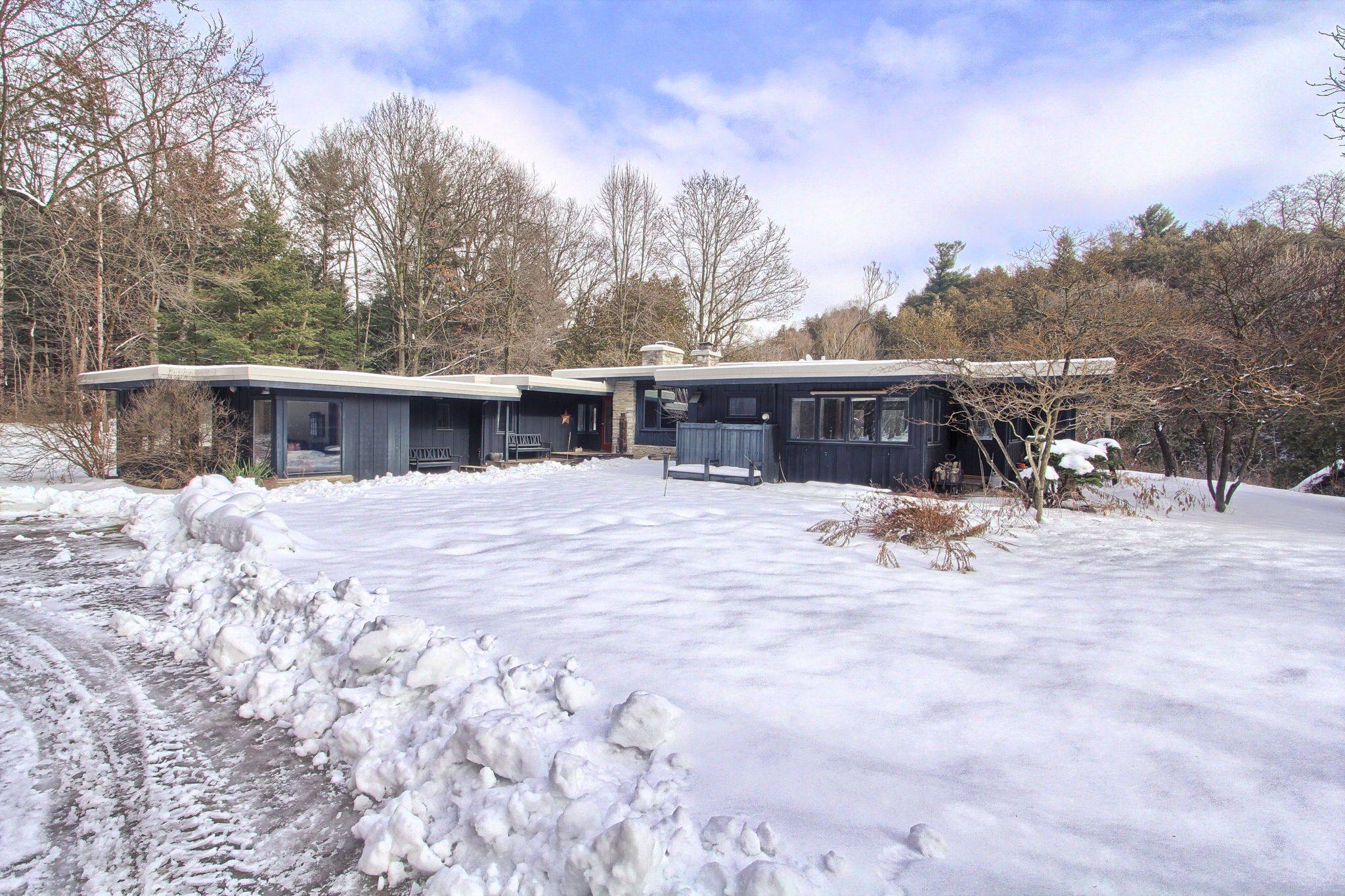 Vaughan, ON L0J 1C0,115 Valley RD