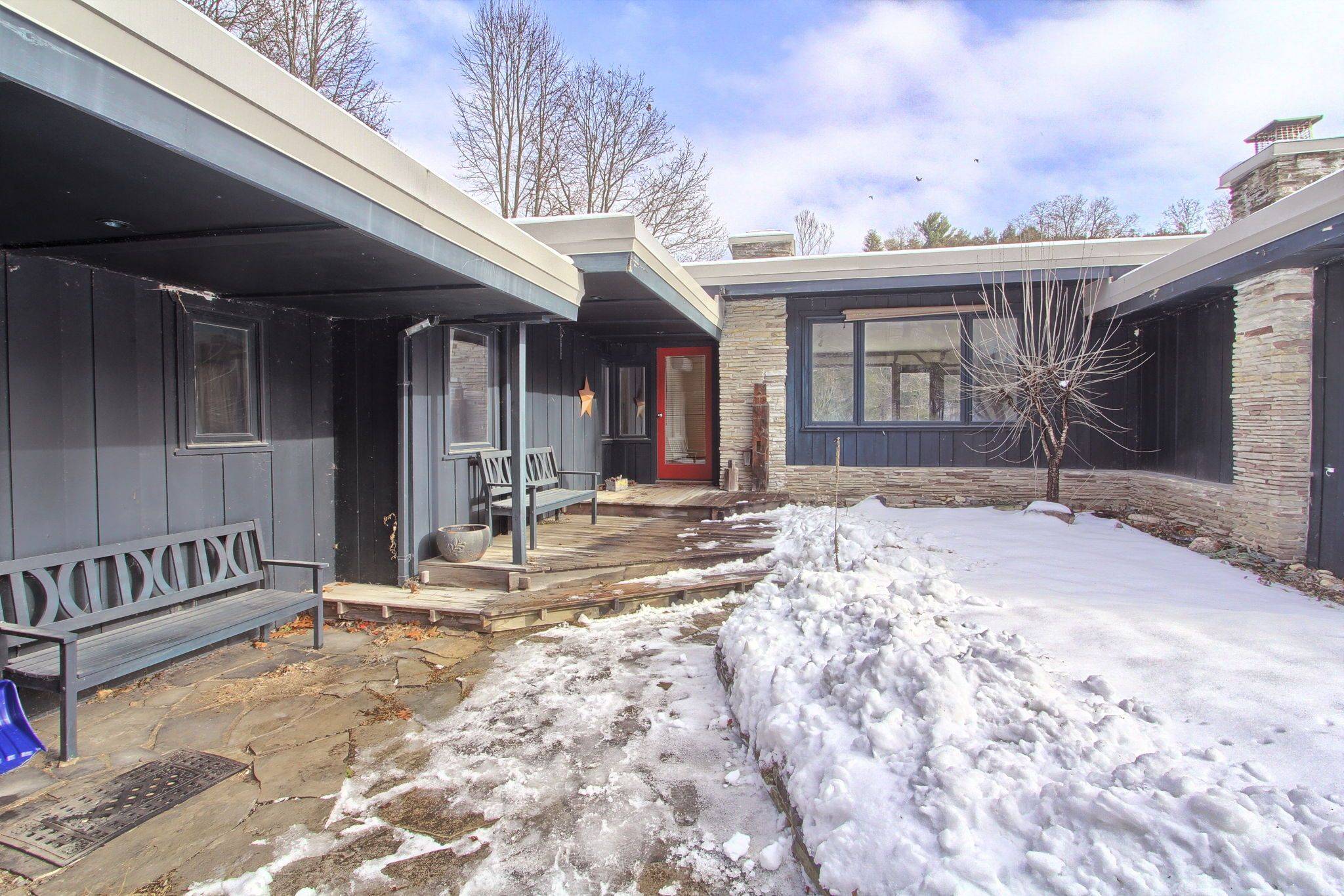 Vaughan, ON L0J 1C0,115 Valley RD