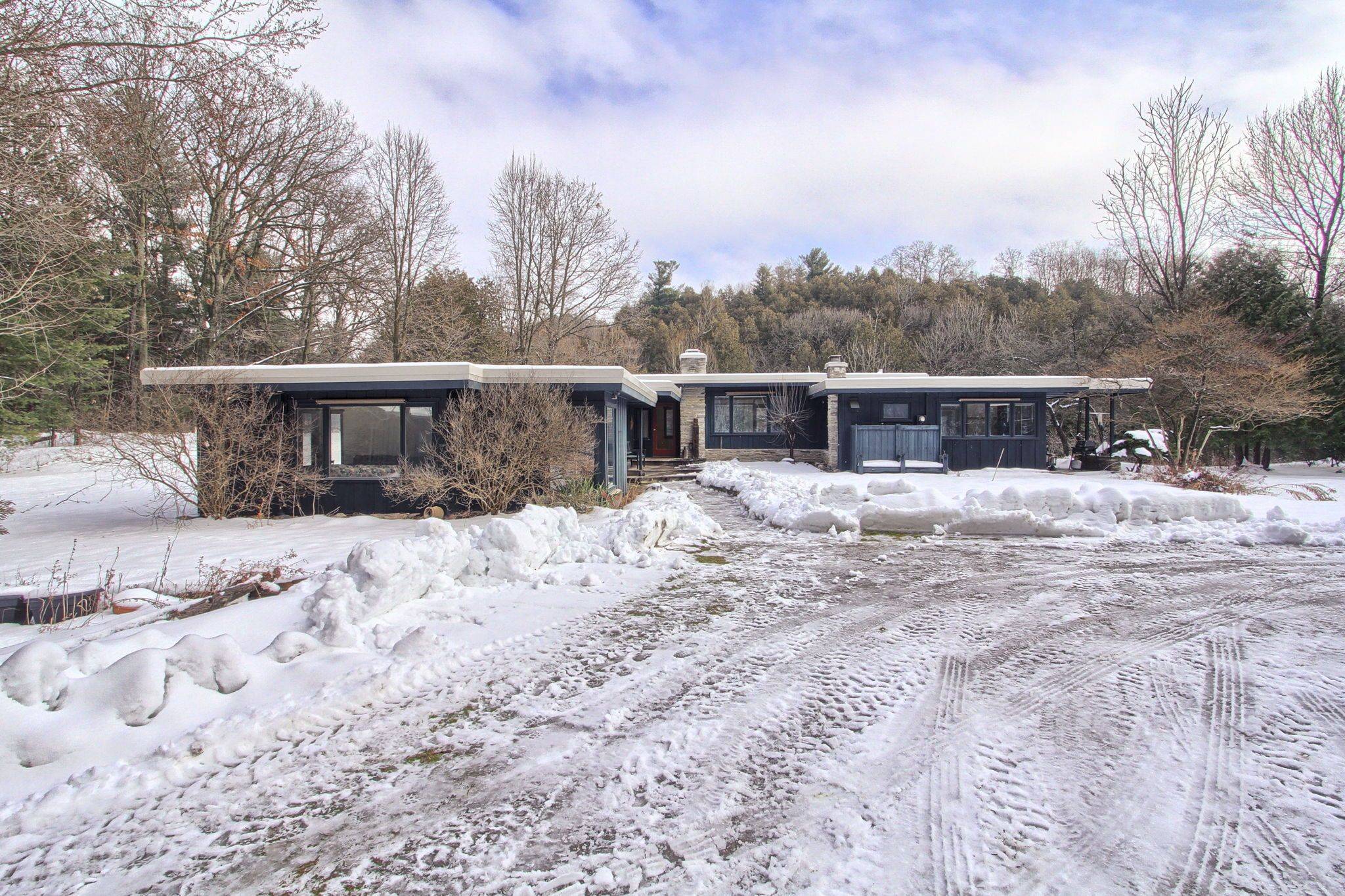 Vaughan, ON L0J 1C0,115 Valley RD