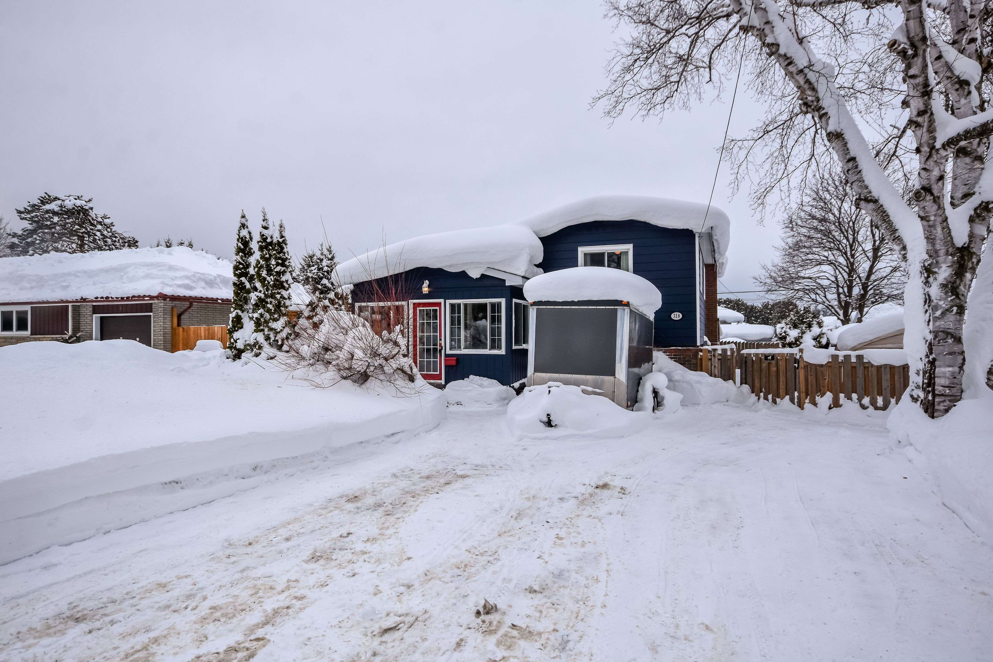 Midland, ON L4R 2J9,318 Colborne ST