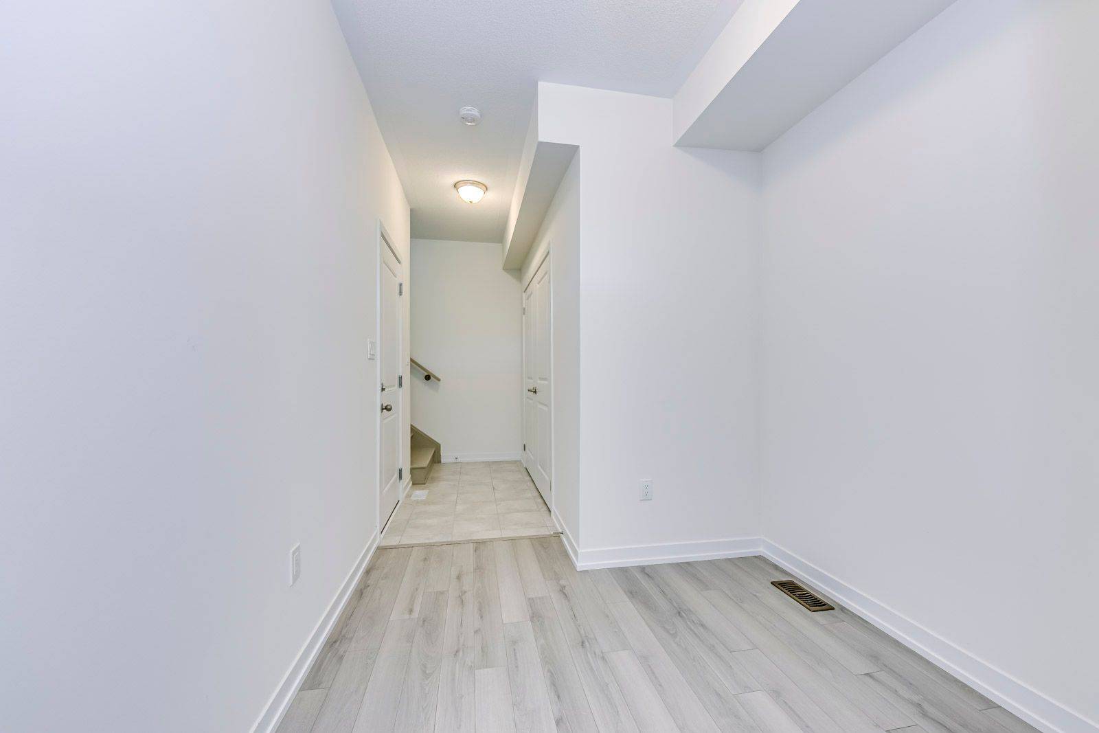 Milton, ON L9E 1V4,1544 Wellwood TER