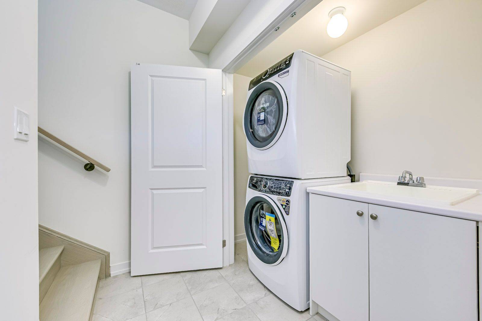 Milton, ON L9E 1V4,1544 Wellwood TER