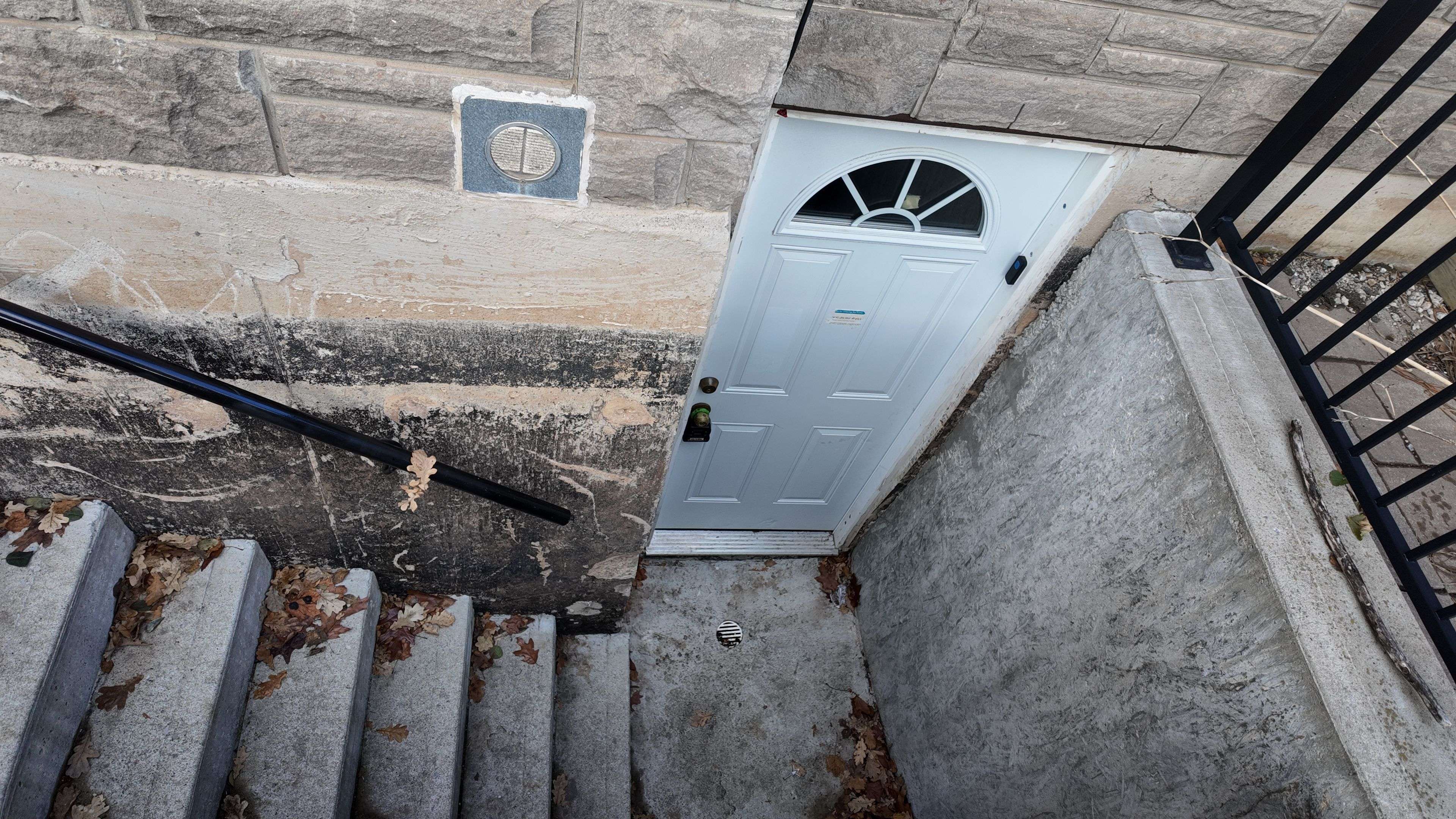 Mississauga, ON L5M 5J2,5741 Glen Erin DR #Bsmt