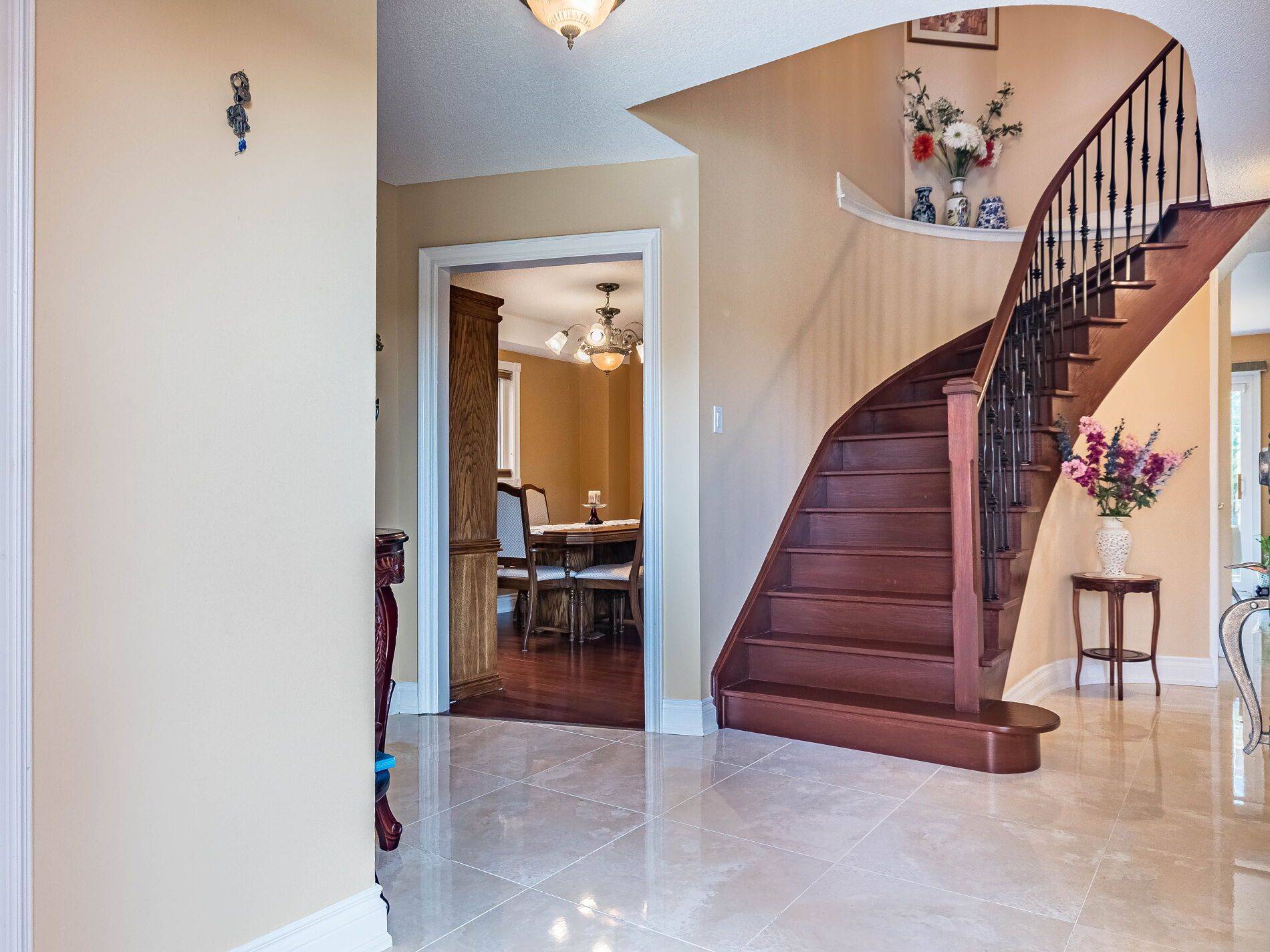 Mississauga, ON L5N 6E4,6439 Osprey BLVD