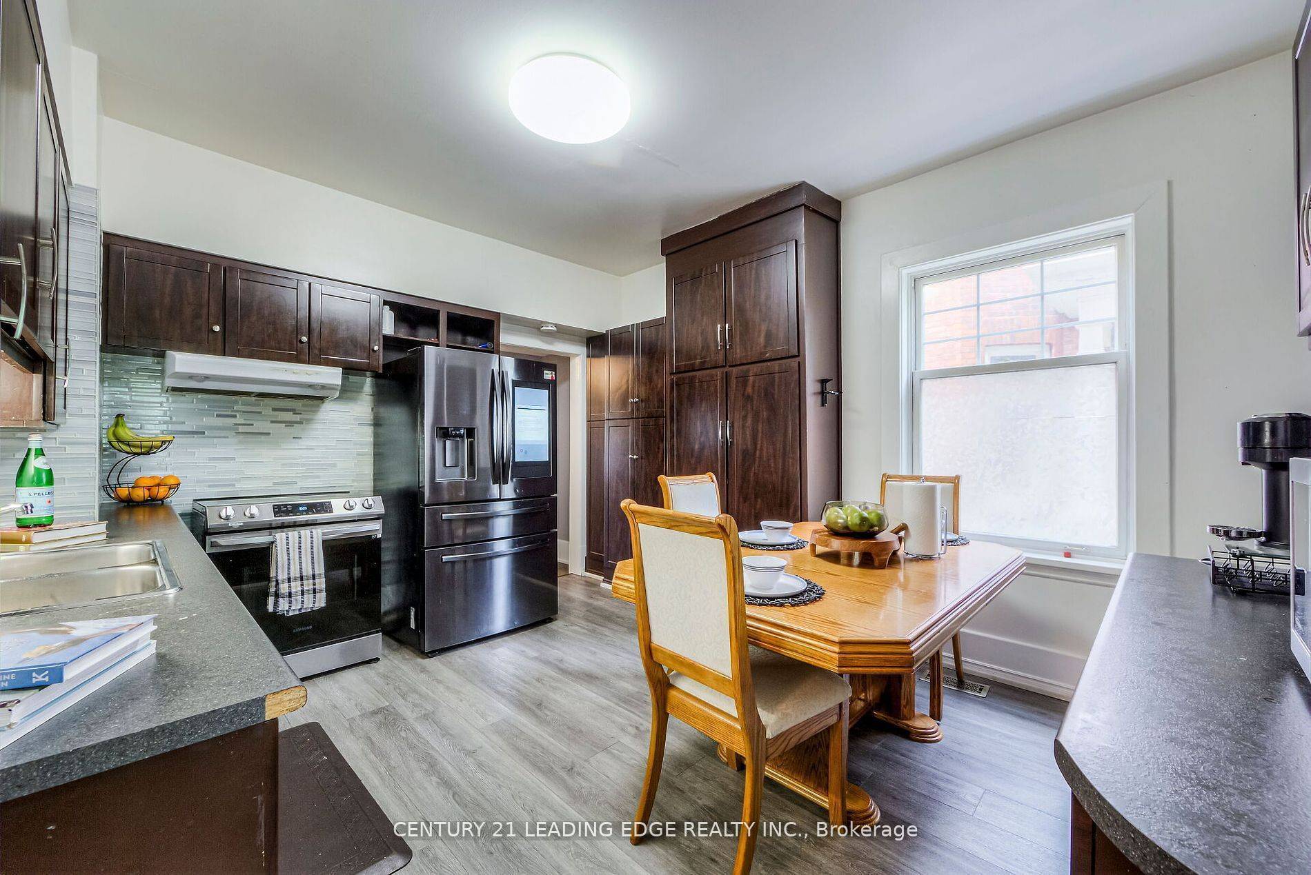 Peterborough, ON K9J 3K4,214 Aylmer ST