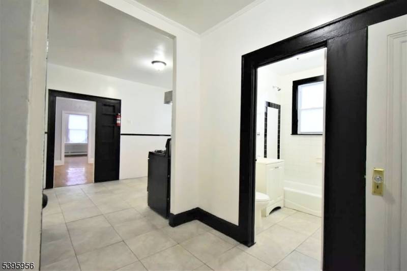 Newark City, NJ 07112,352 Wainwright St #1L