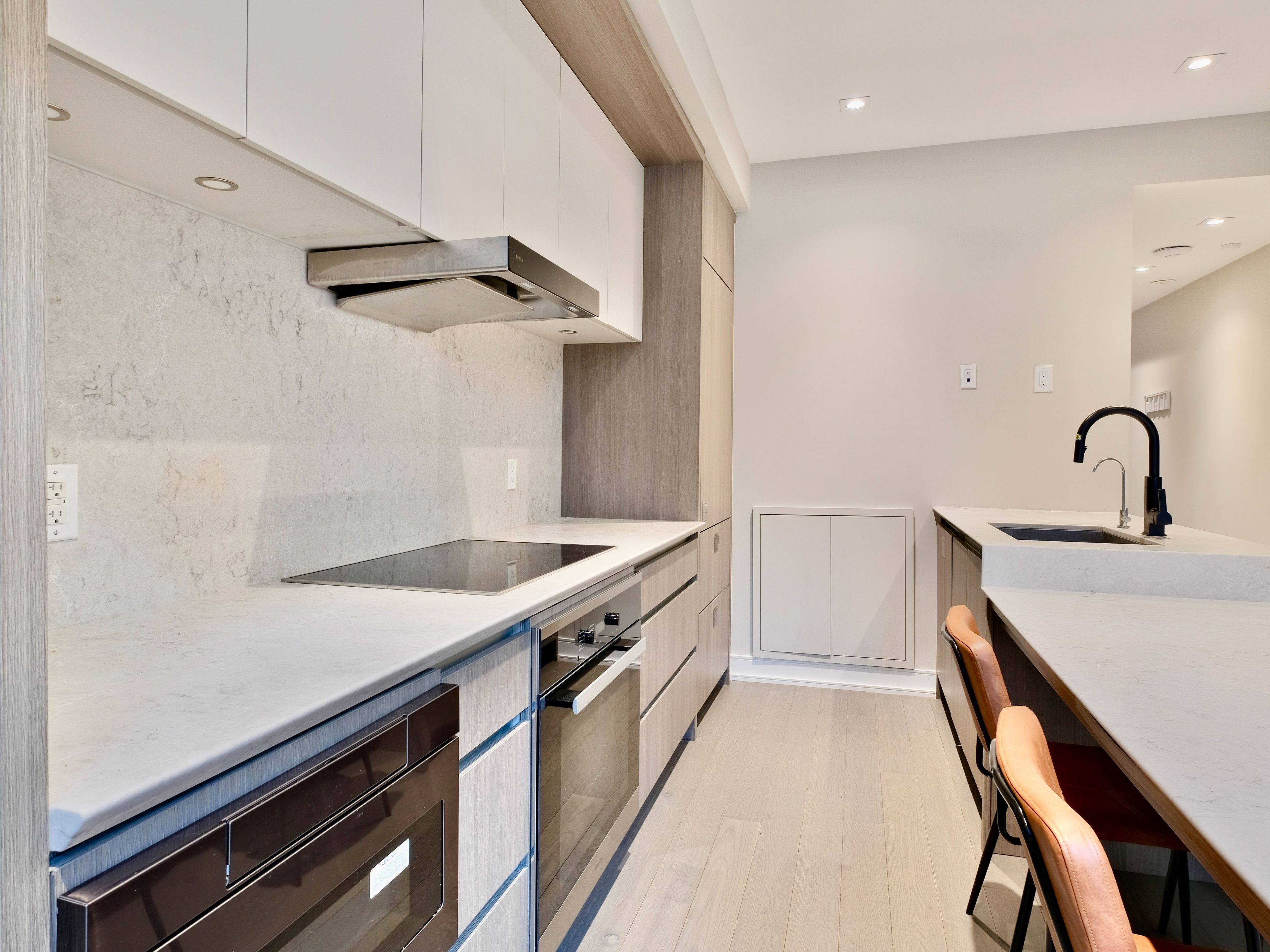 Toronto C08, ON M4Y 1K3,33 Dundonald ST #6