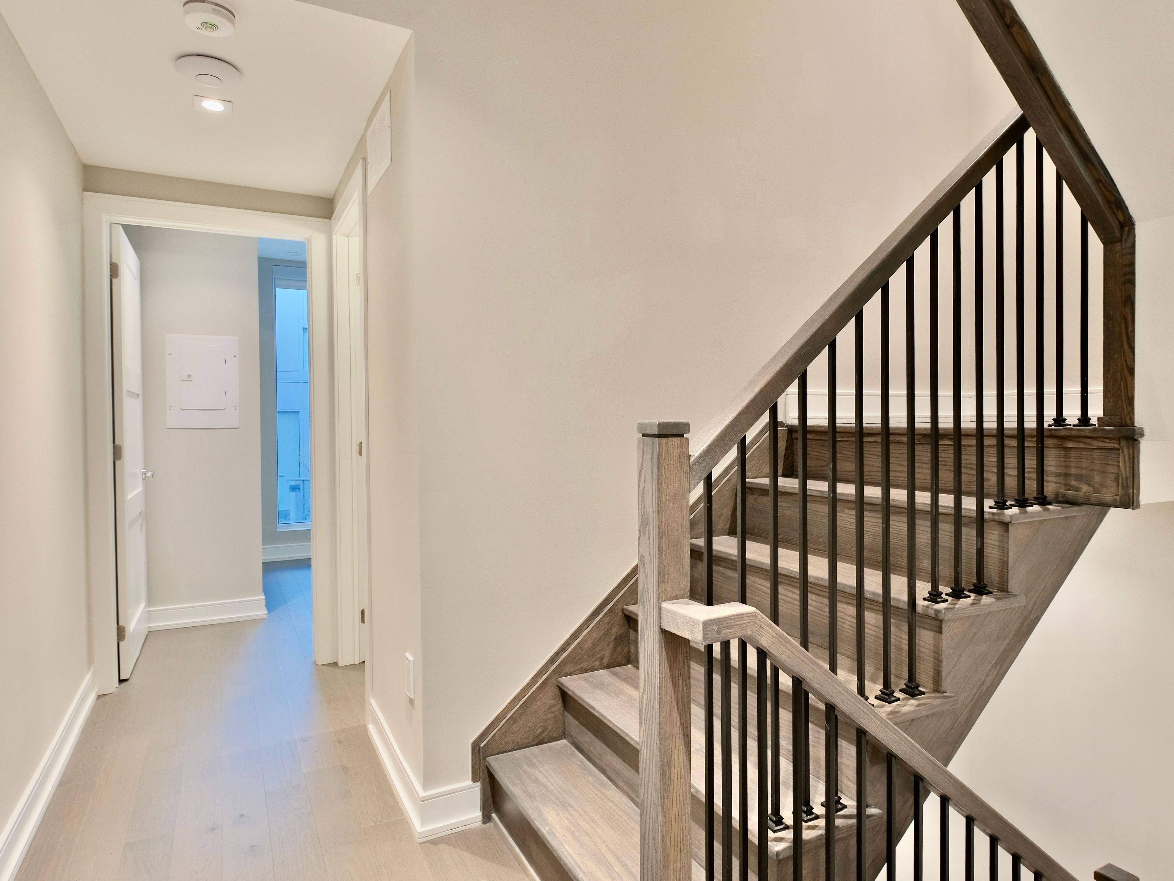 Toronto C08, ON M4Y 1K3,33 Dundonald ST #6