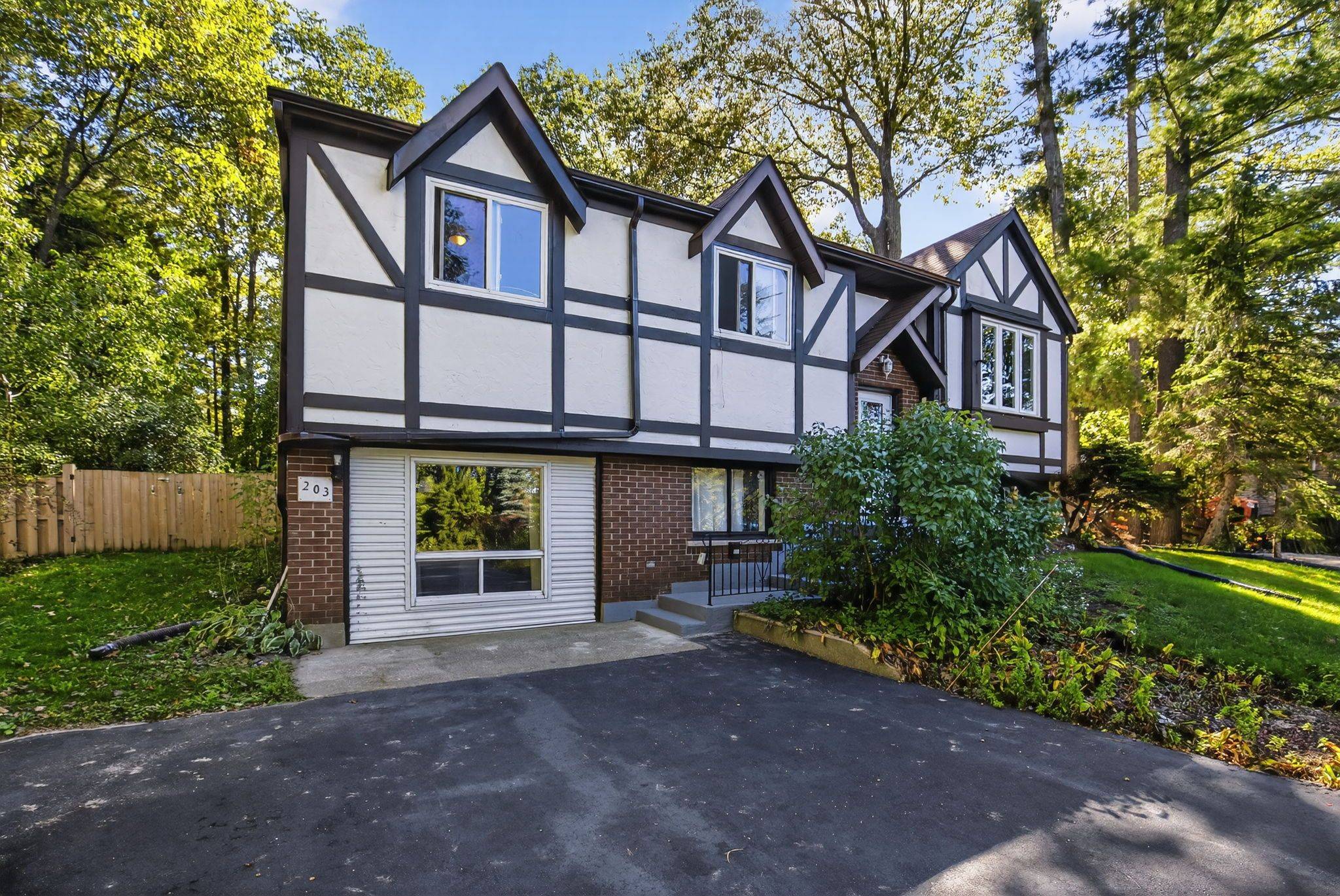 Wasaga Beach, ON L9Z 2A7,203 KNOX RD W