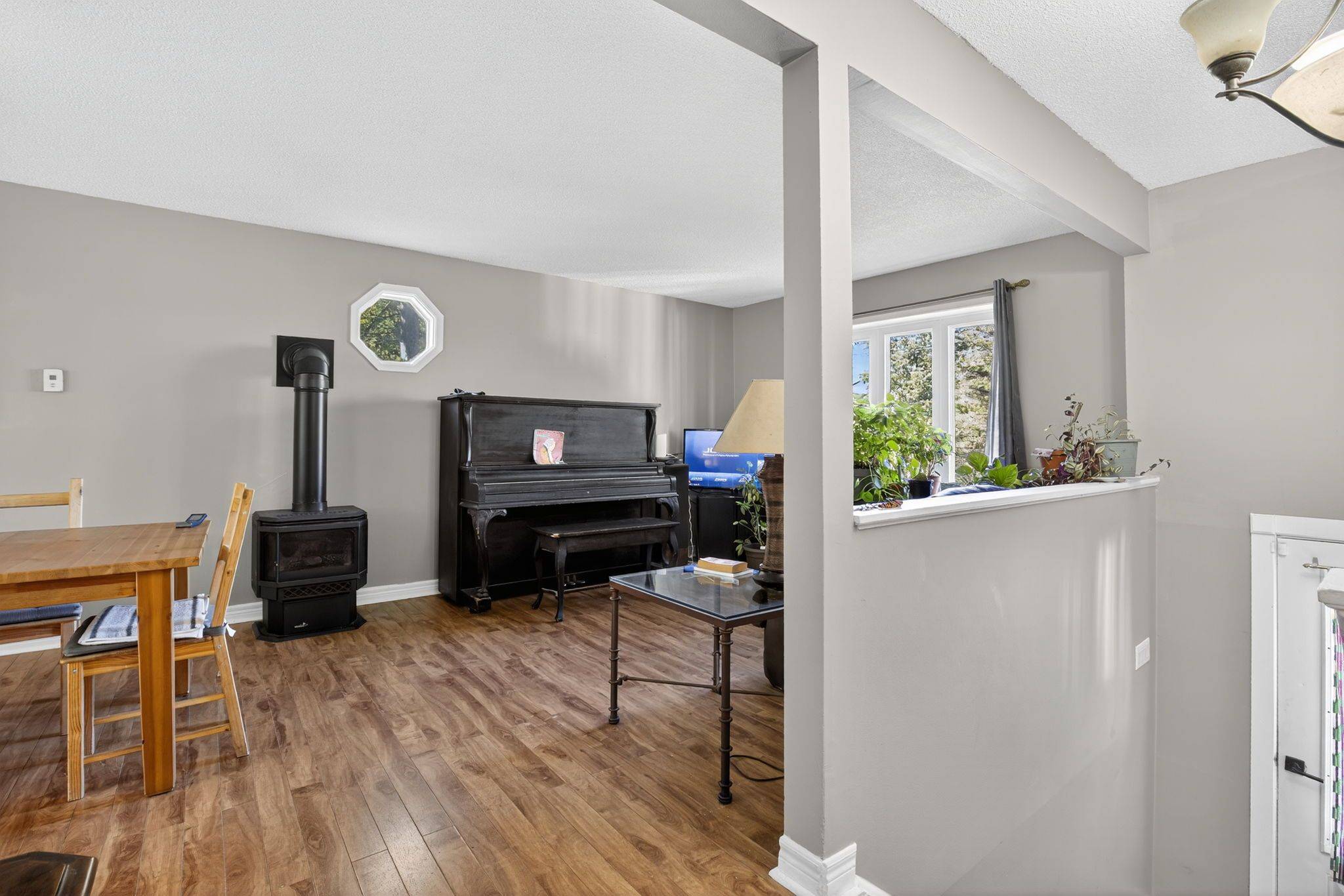 Wasaga Beach, ON L9Z 2A7,203 KNOX RD W