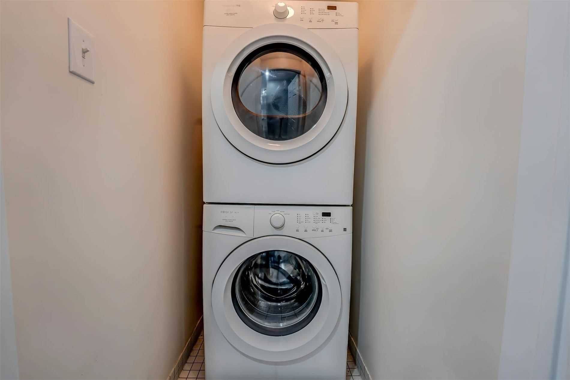 Mississauga, ON L5M 0S4,2891 Rio CT #93