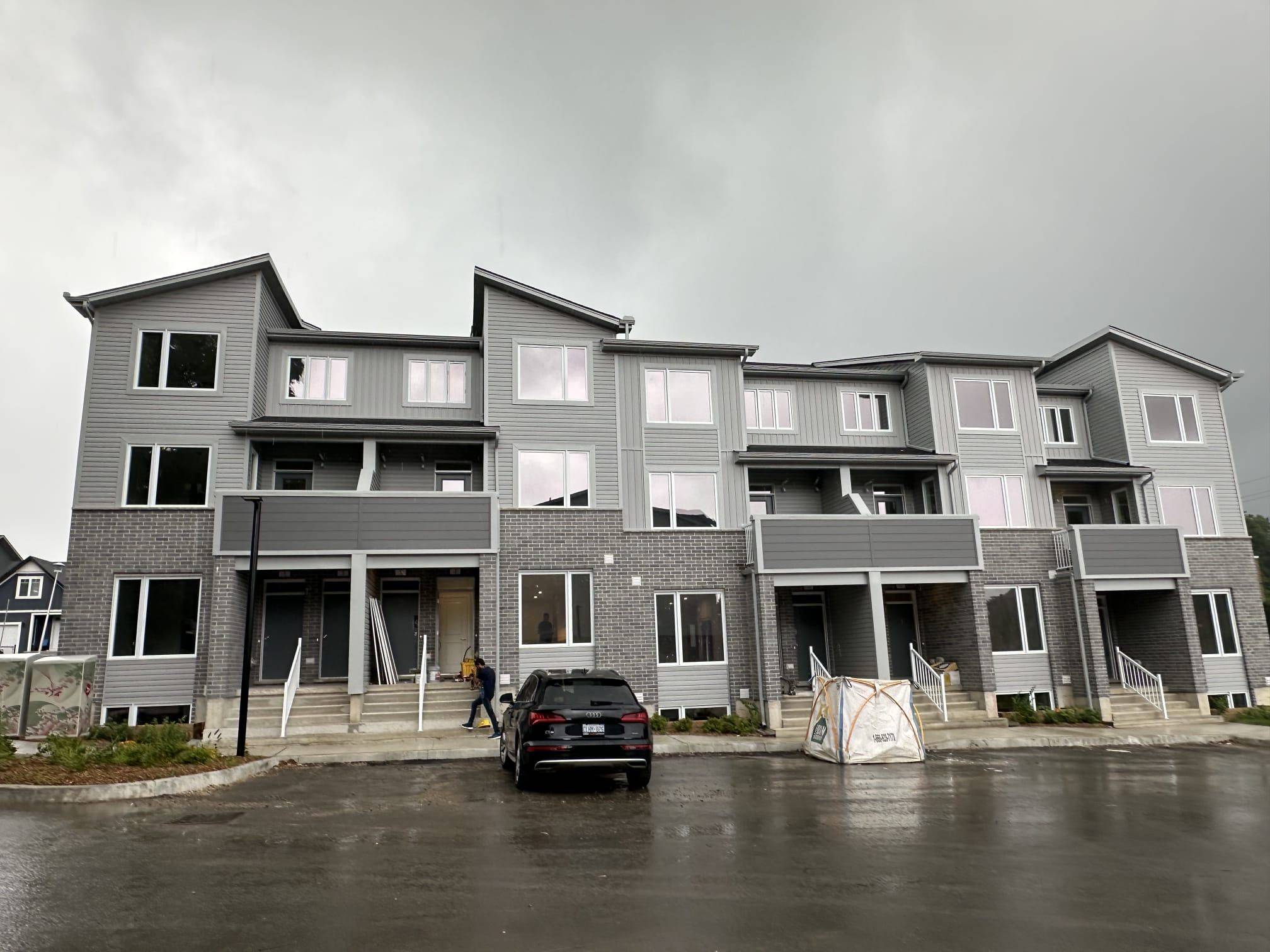 London South, ON N5Z 0B7,990 Deveron CRES #7