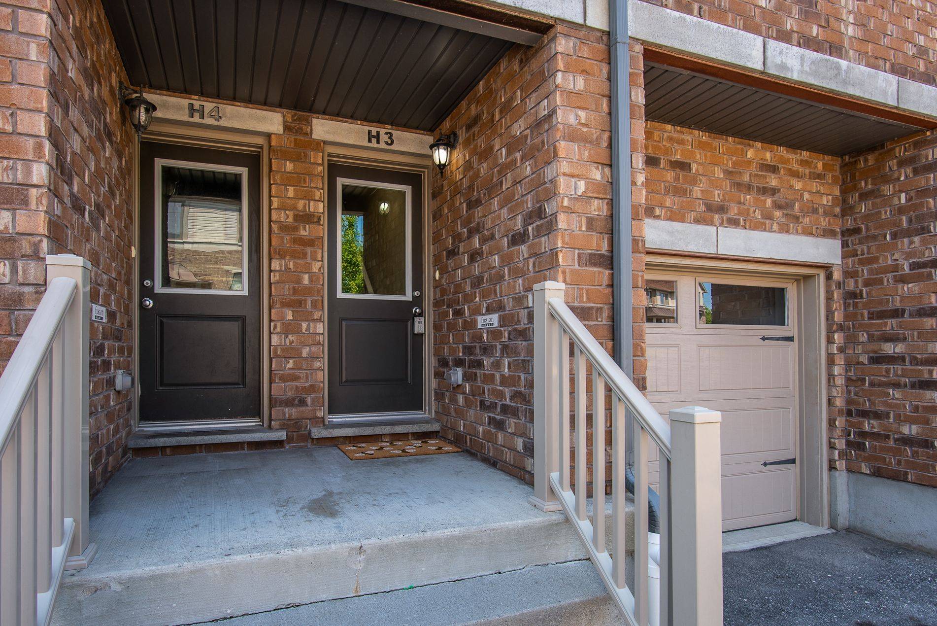 Kitchener, ON N2A 0J3,70 WILLOWRUN DR #H3