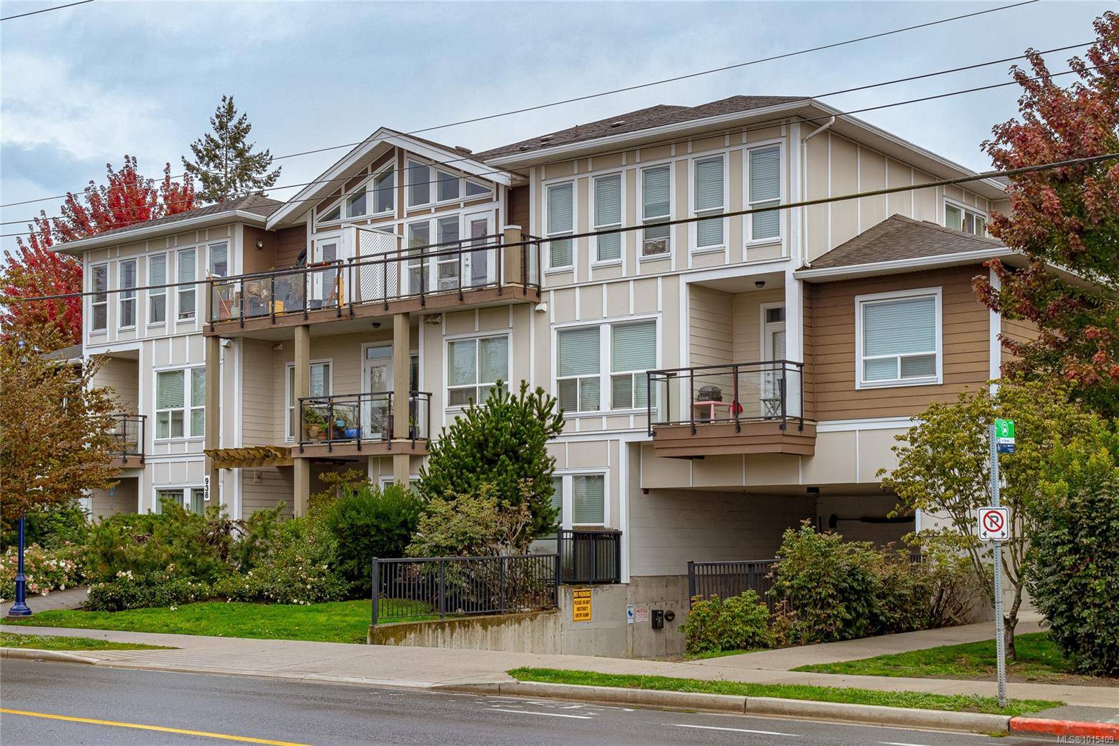 Langford, BC V9B 0M2,938 Dunford Ave #108