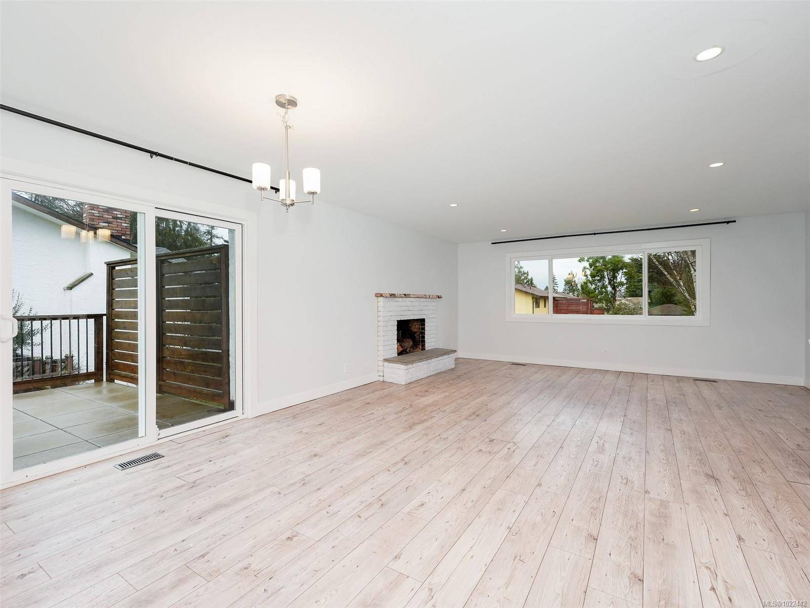 Saanich, BC V8N 4R4,1553 Fremont Pl