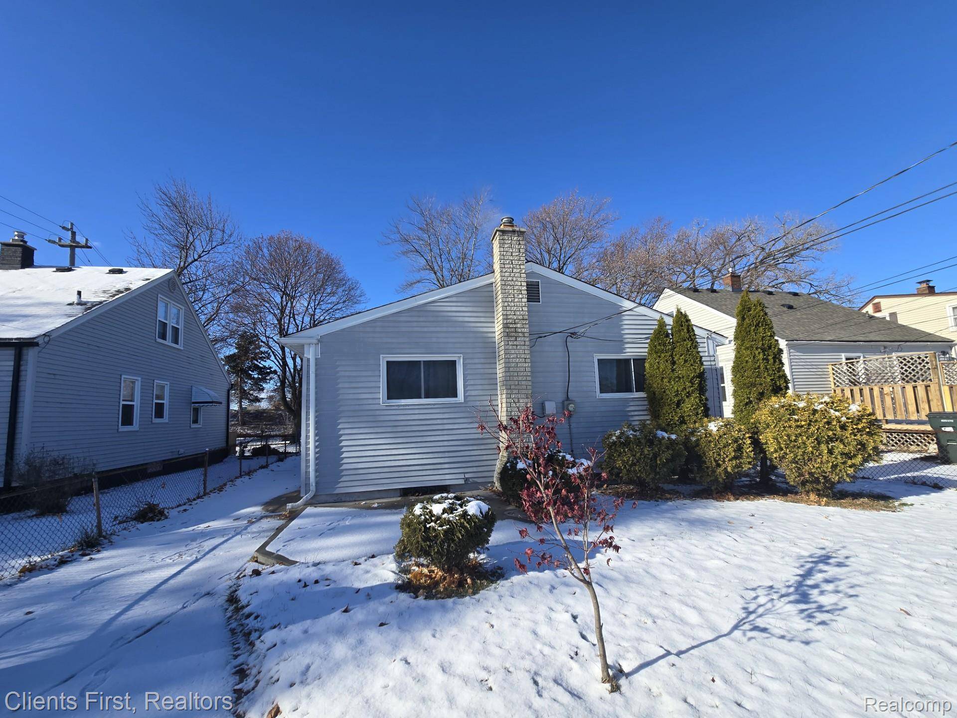 St. Clair Shores, MI 48081,28004 Hughes ST