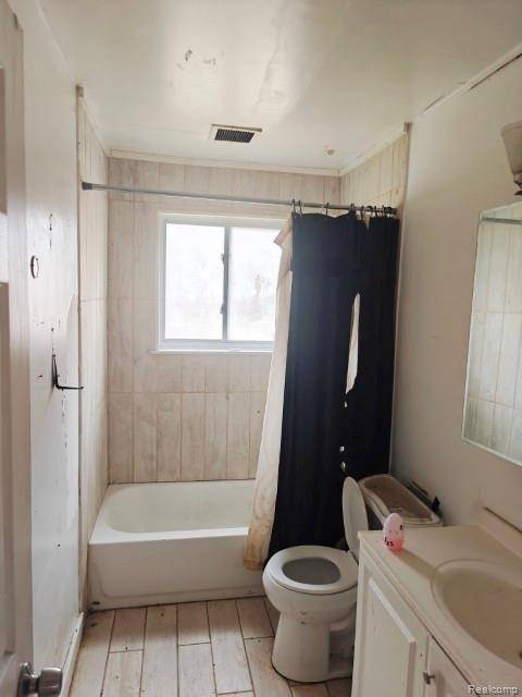 Detroit, MI 48228,8291 Mettetal ST