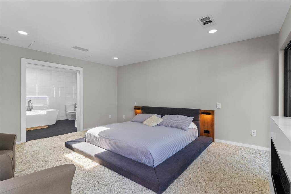 Dallas, TX 75248,16831 Thomas Chapel Drive