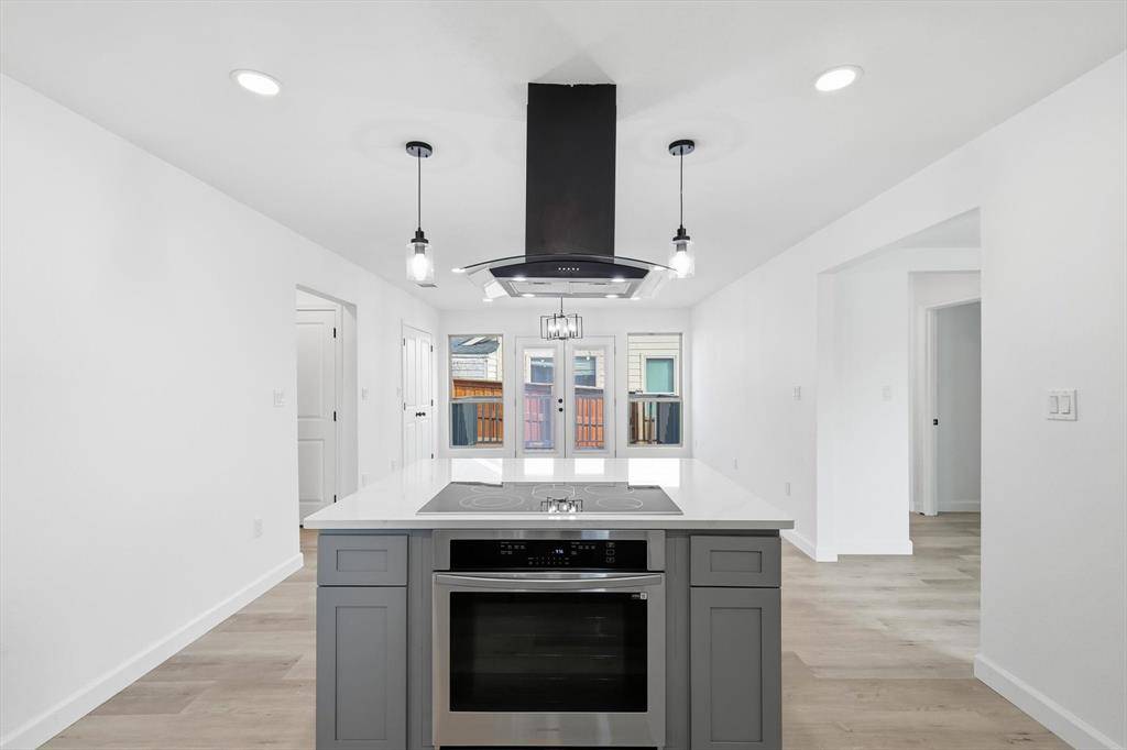 Dallas, TX 75216,1711 E Waco Avenue