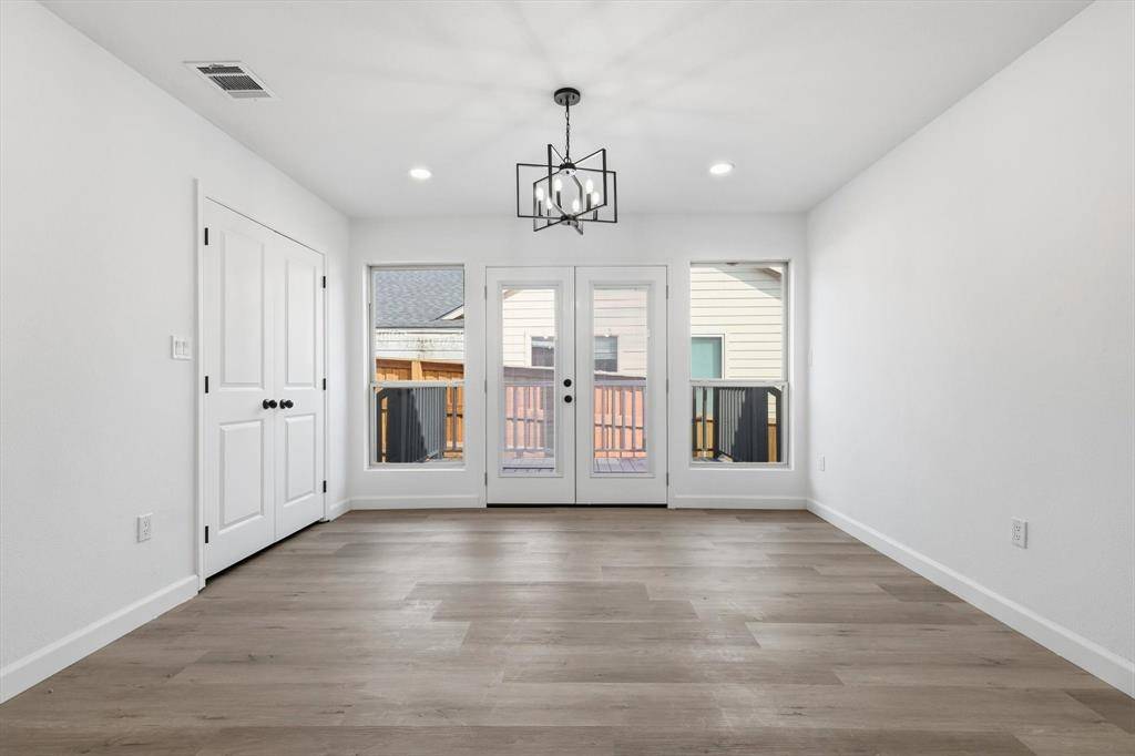 Dallas, TX 75216,1711 E Waco Avenue