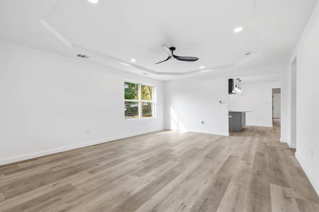 Dallas, TX 75216,1711 E Waco Avenue