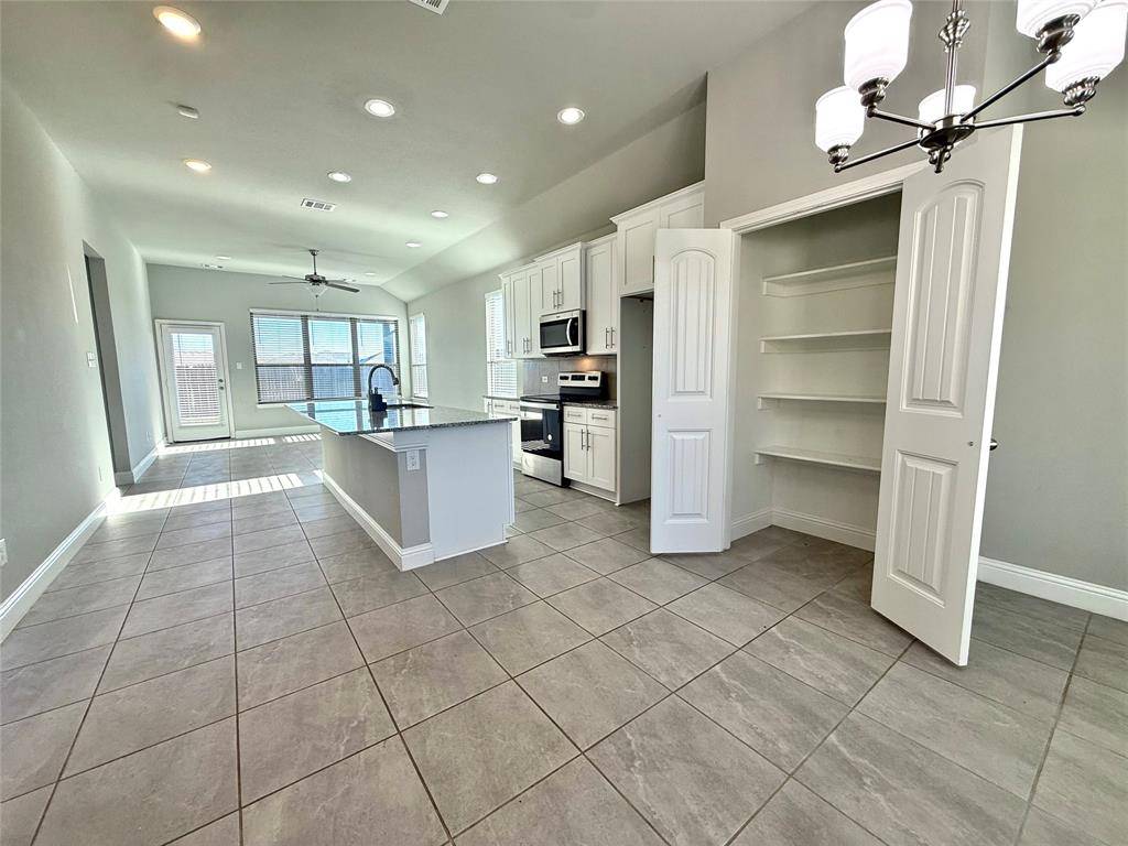 Cleburne, TX 76031,217 Pearl Street