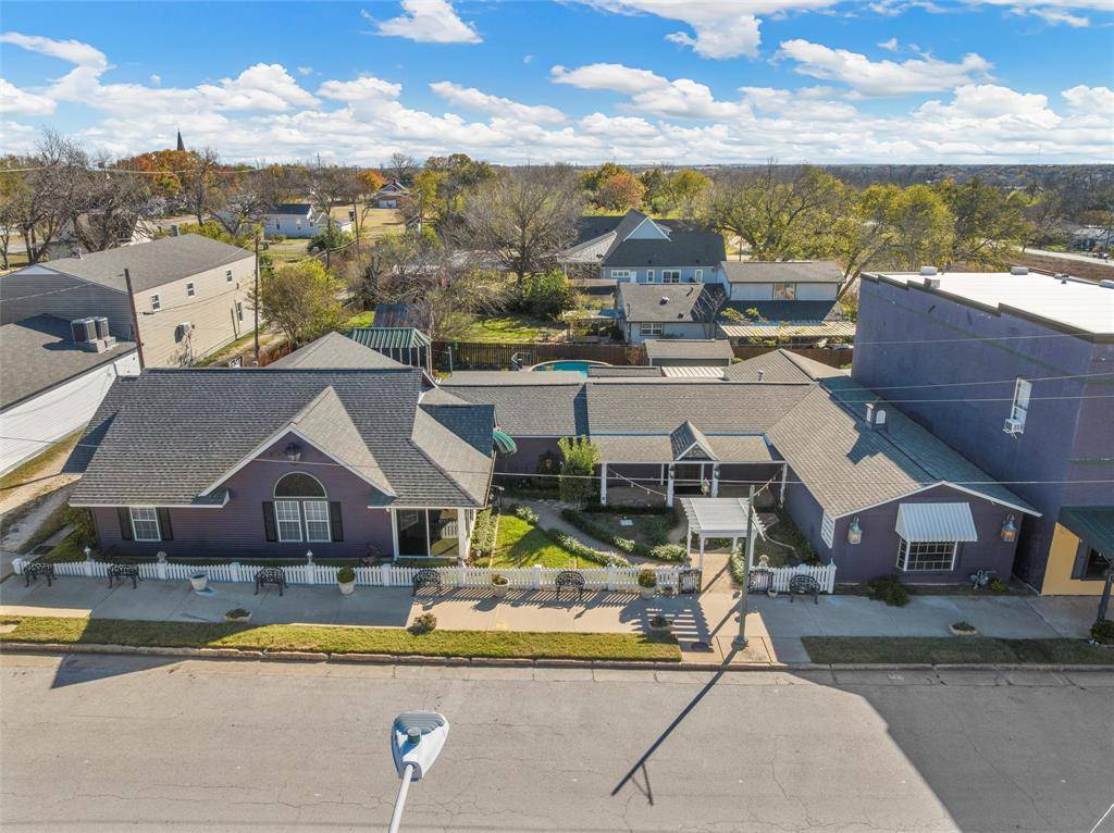 Lorena, TX 76655,103-105 E Center Street