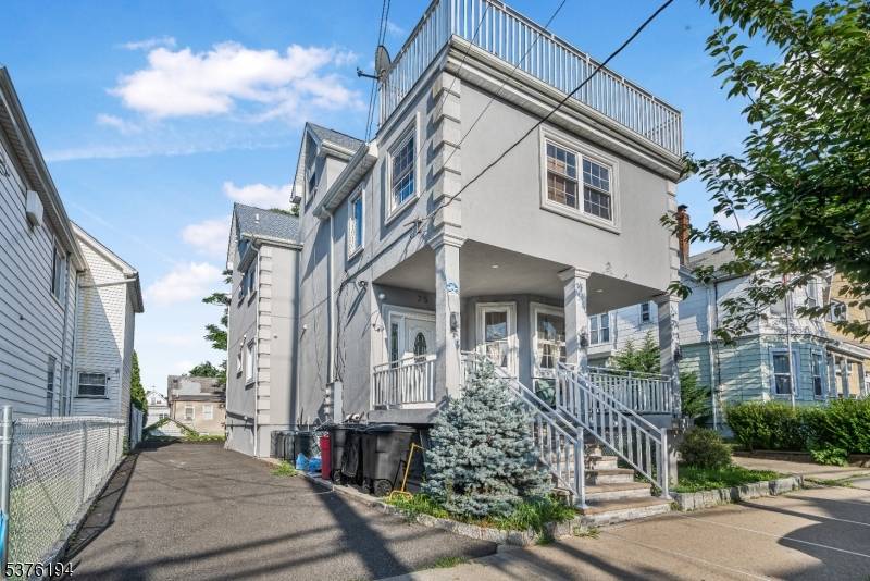 Garfield City, NJ 07026,25 Palisade Ave