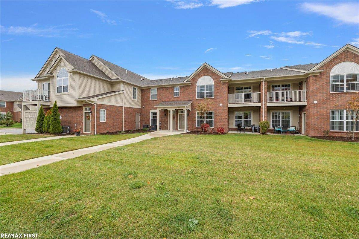 Macomb, MI 48042,22059 Aberdeen DR