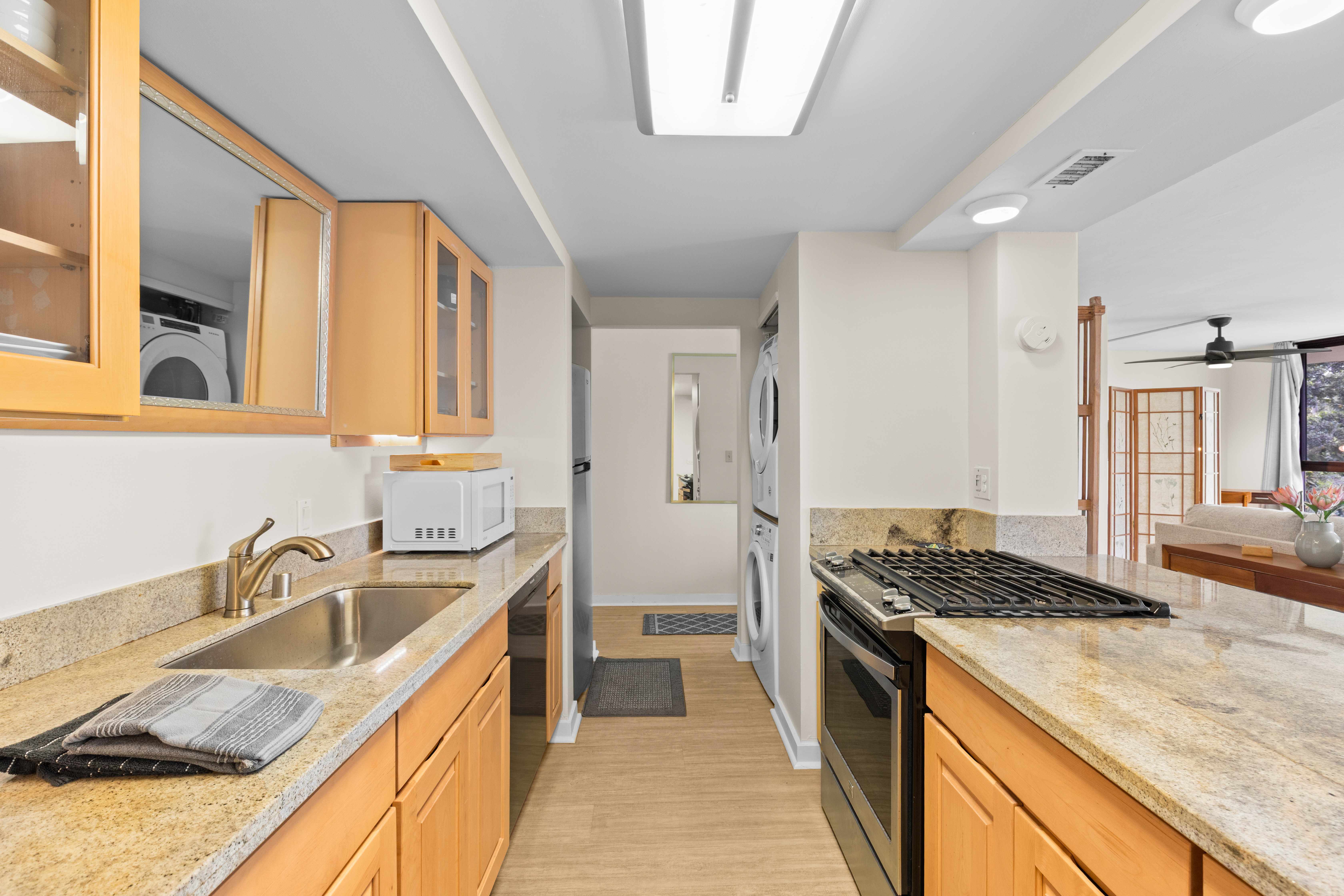 Hilo, HI 96720,2405 KALANIANAOLE ST #503