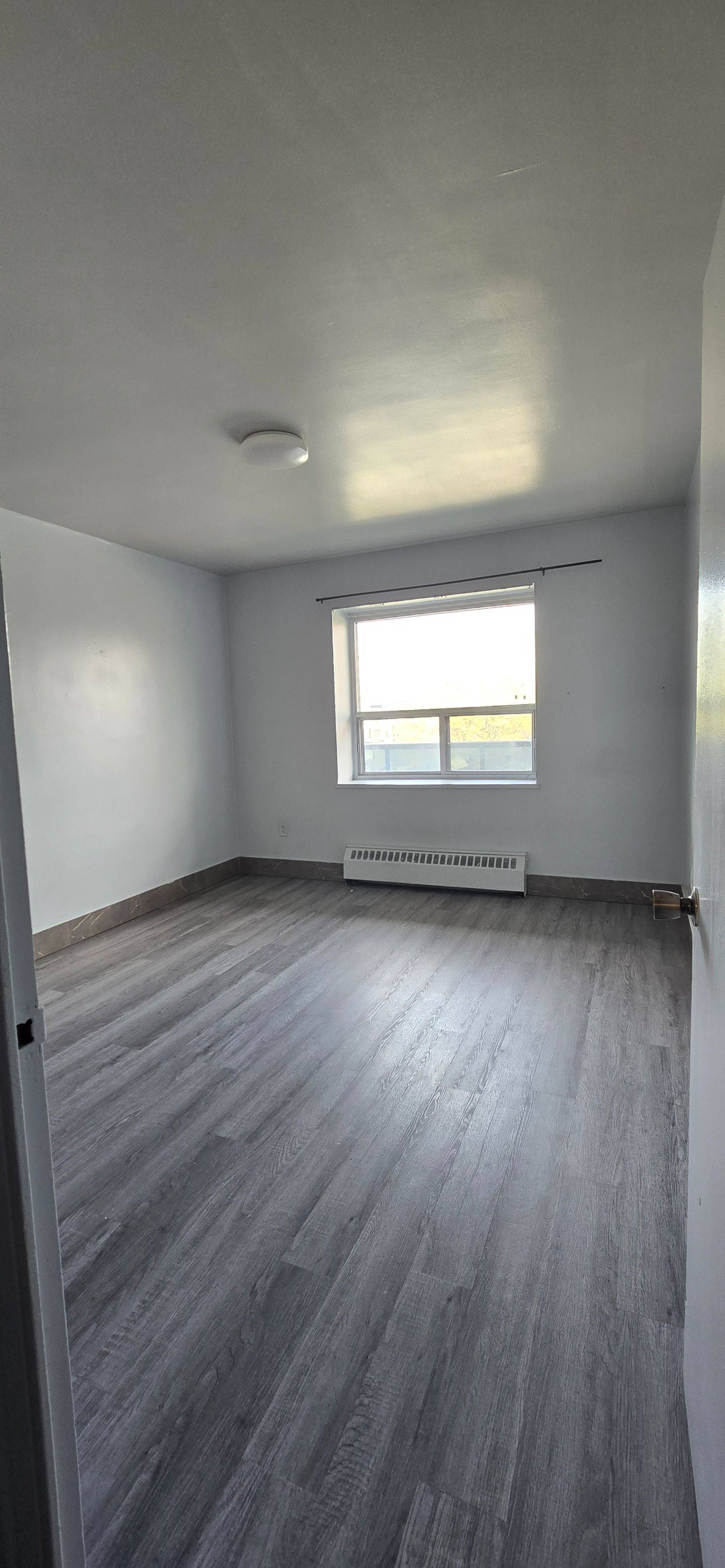 Toronto E04, ON M1R 1P9,1651 Victoria Pk AVE #302