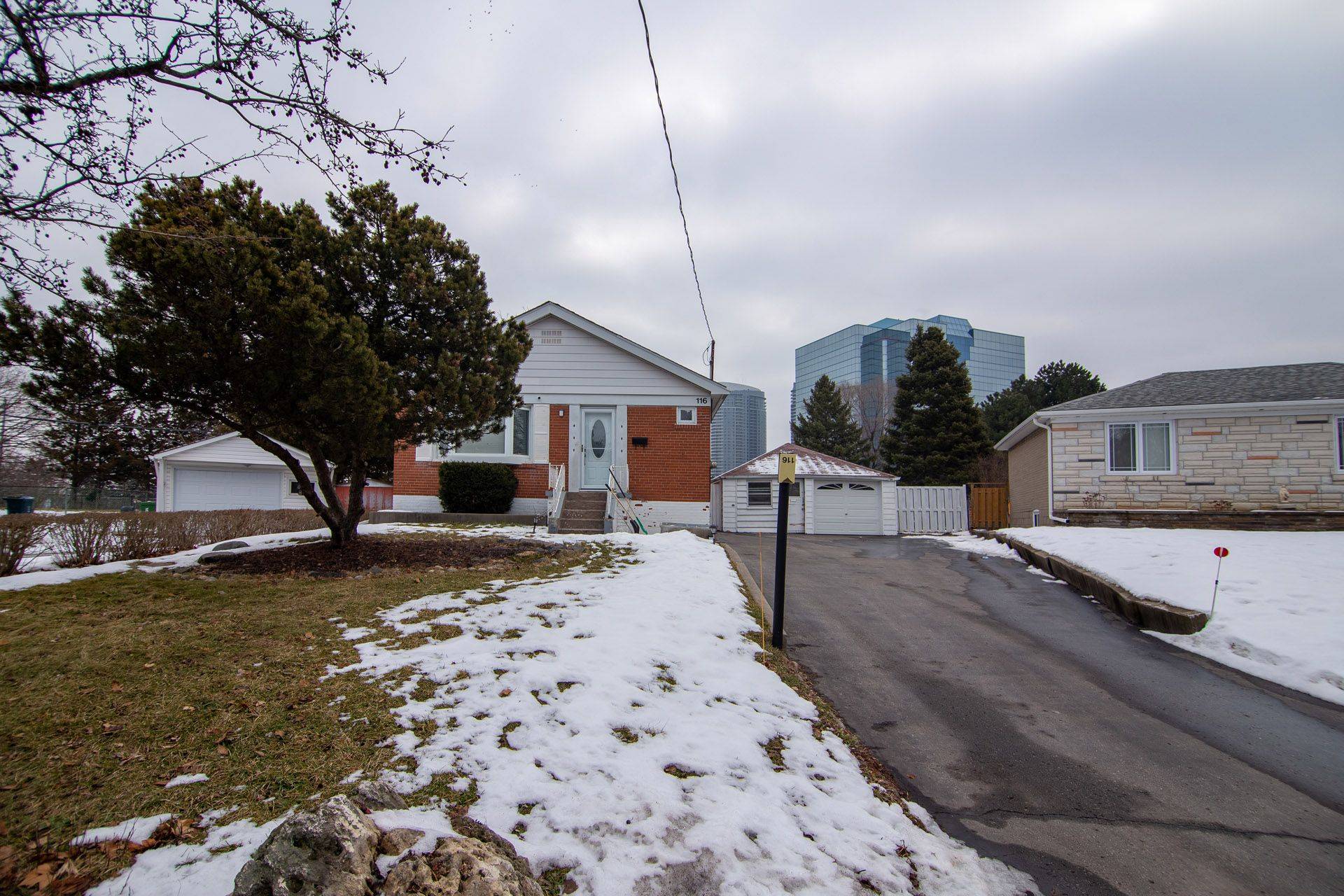 Toronto E05, ON M1T 2R6,116 Earlton RD #Bsmt