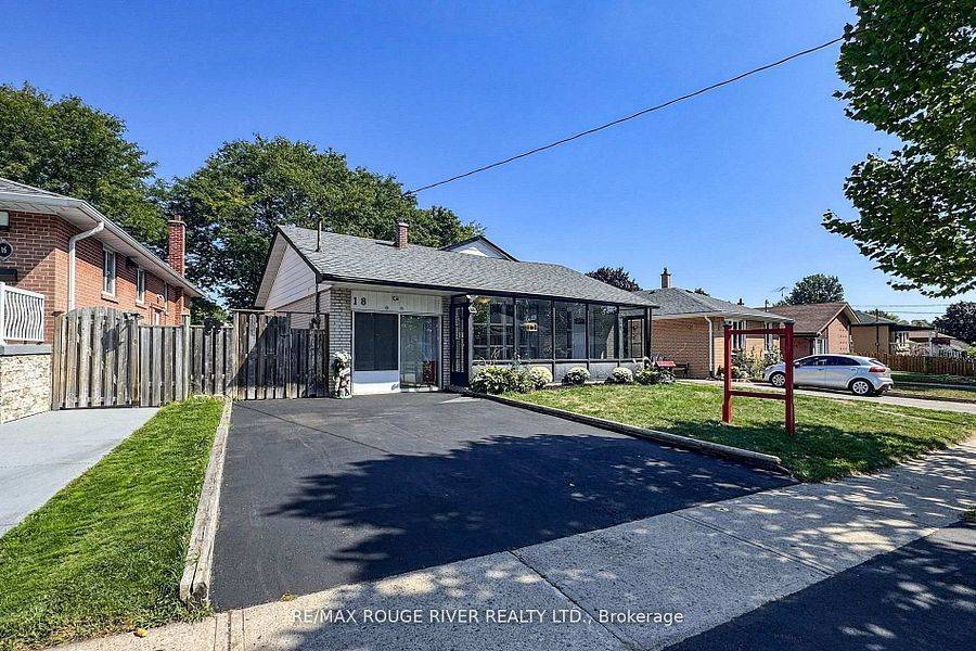 Toronto E10, ON M1E 3N8,18 Darlingside DR