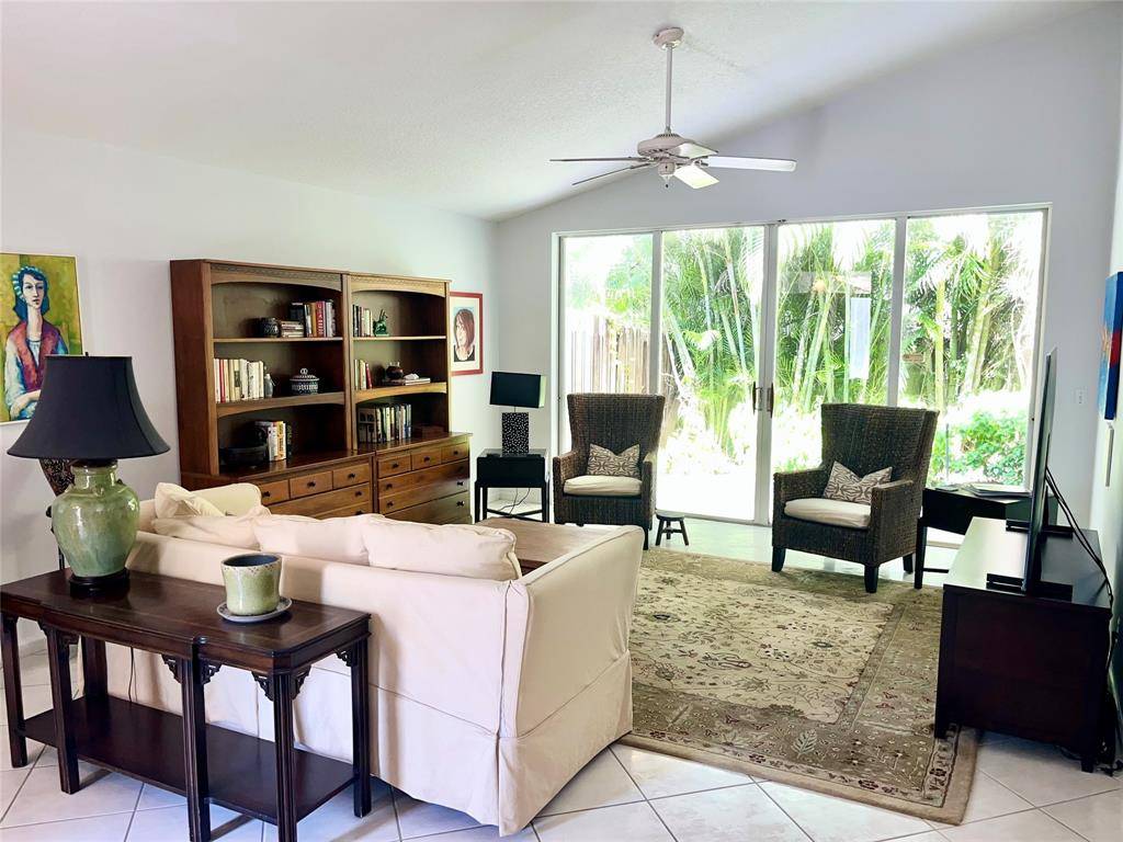 Plantation, FL 33322,10301 NW 11th St