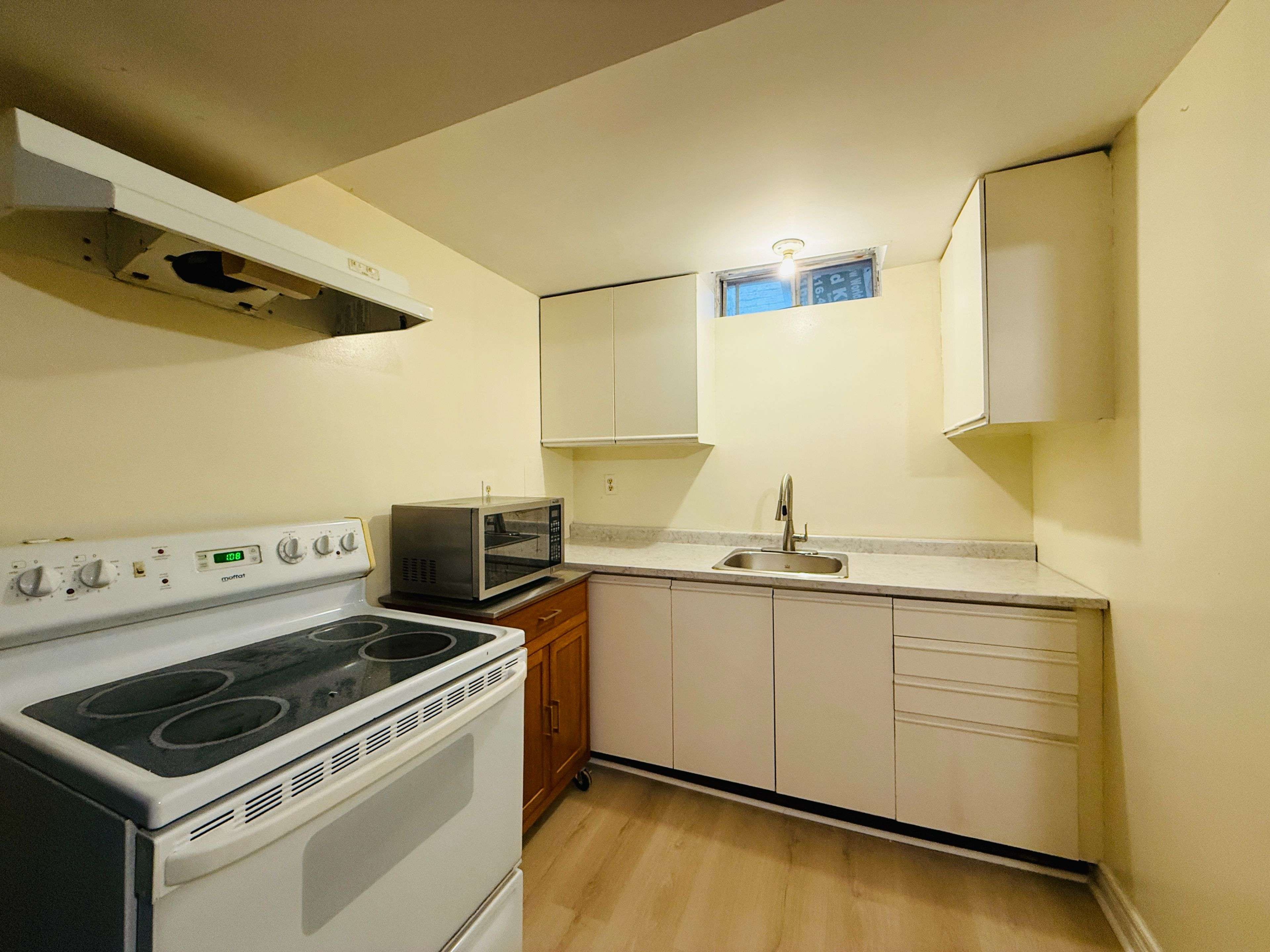 Richmond Hill, ON L4C 8H3,90 Nightstar DR #Basement