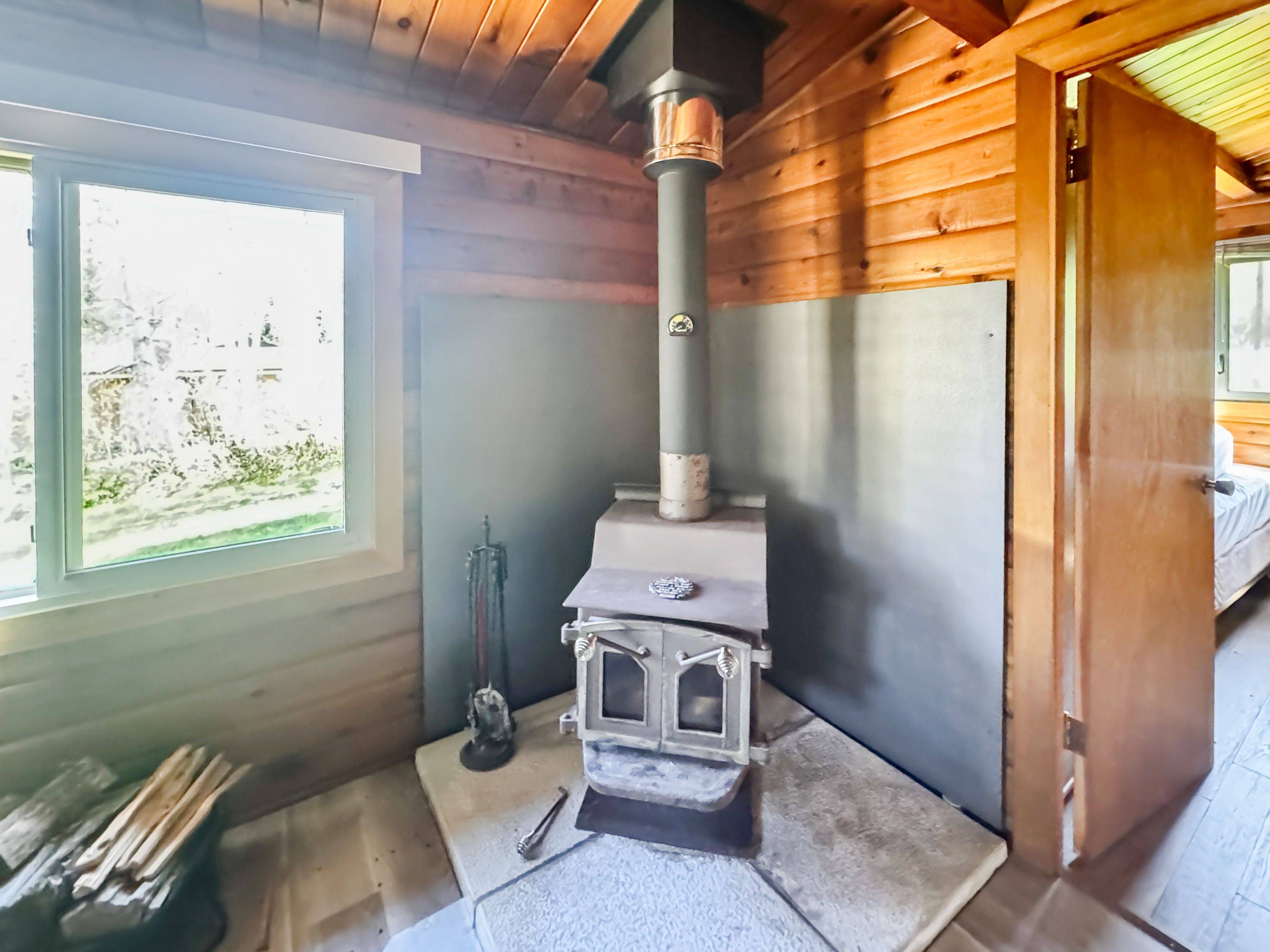 Timiskaming, ON P0J 1G0,61 ONTARIO ST E