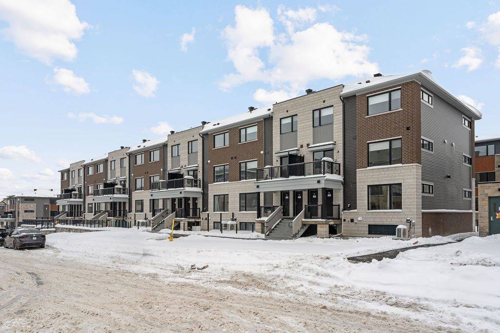 Barrhaven, ON K2J 7N6,301 Glenroy Gilbert DR #20