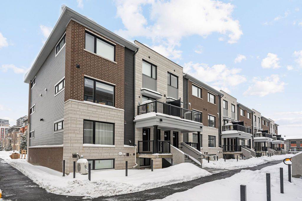 Barrhaven, ON K2J 7N6,301 Glenroy Gilbert DR #20