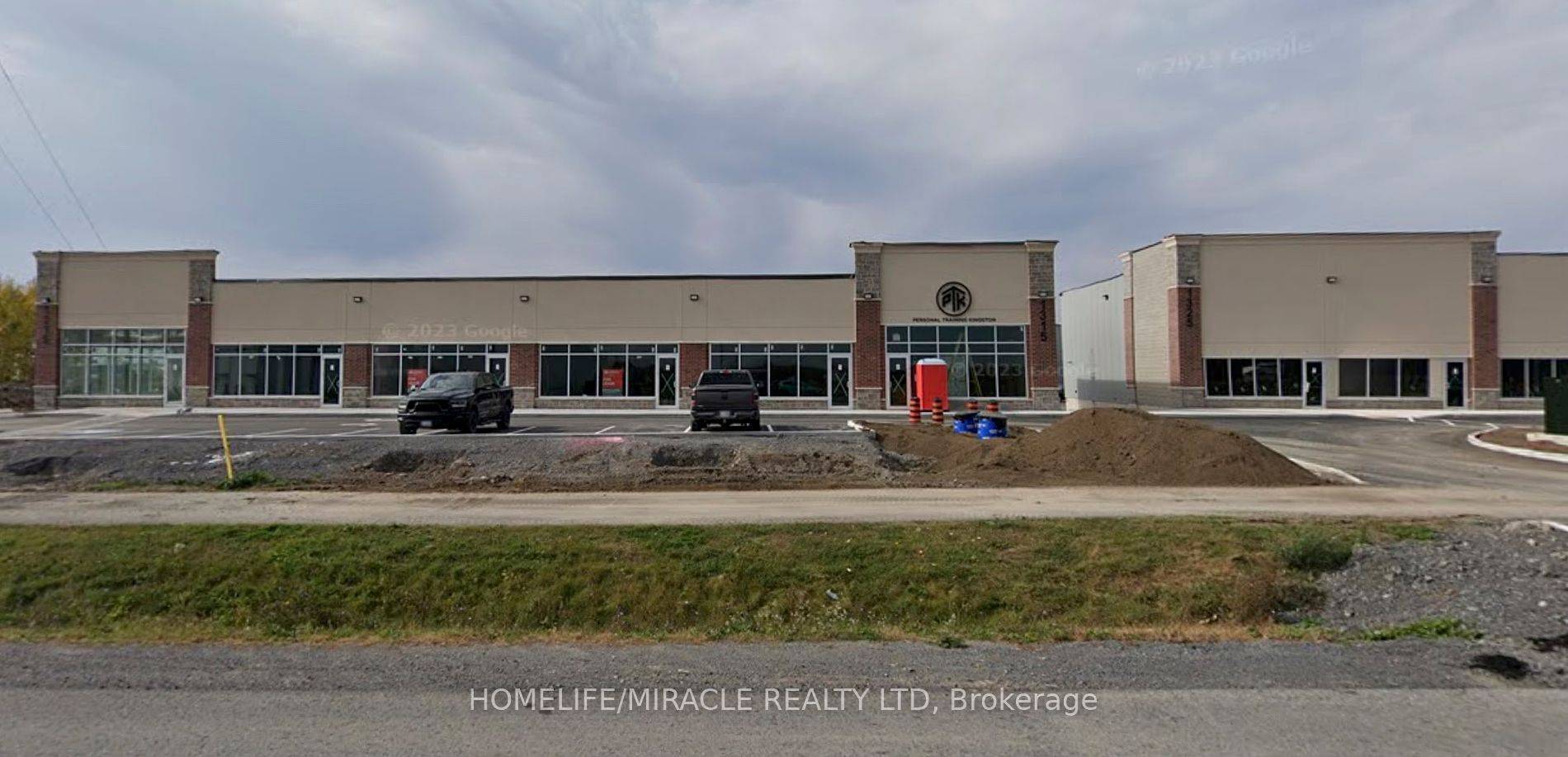 Kingston, ON K7P 0V5,1325 Centennial DR #8