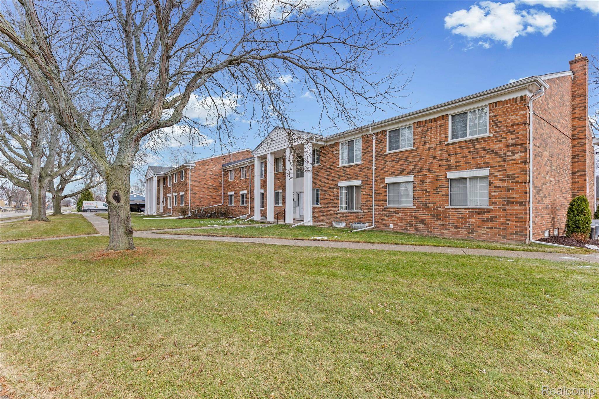 St. Clair Shores, MI 48082,22592 Masonic