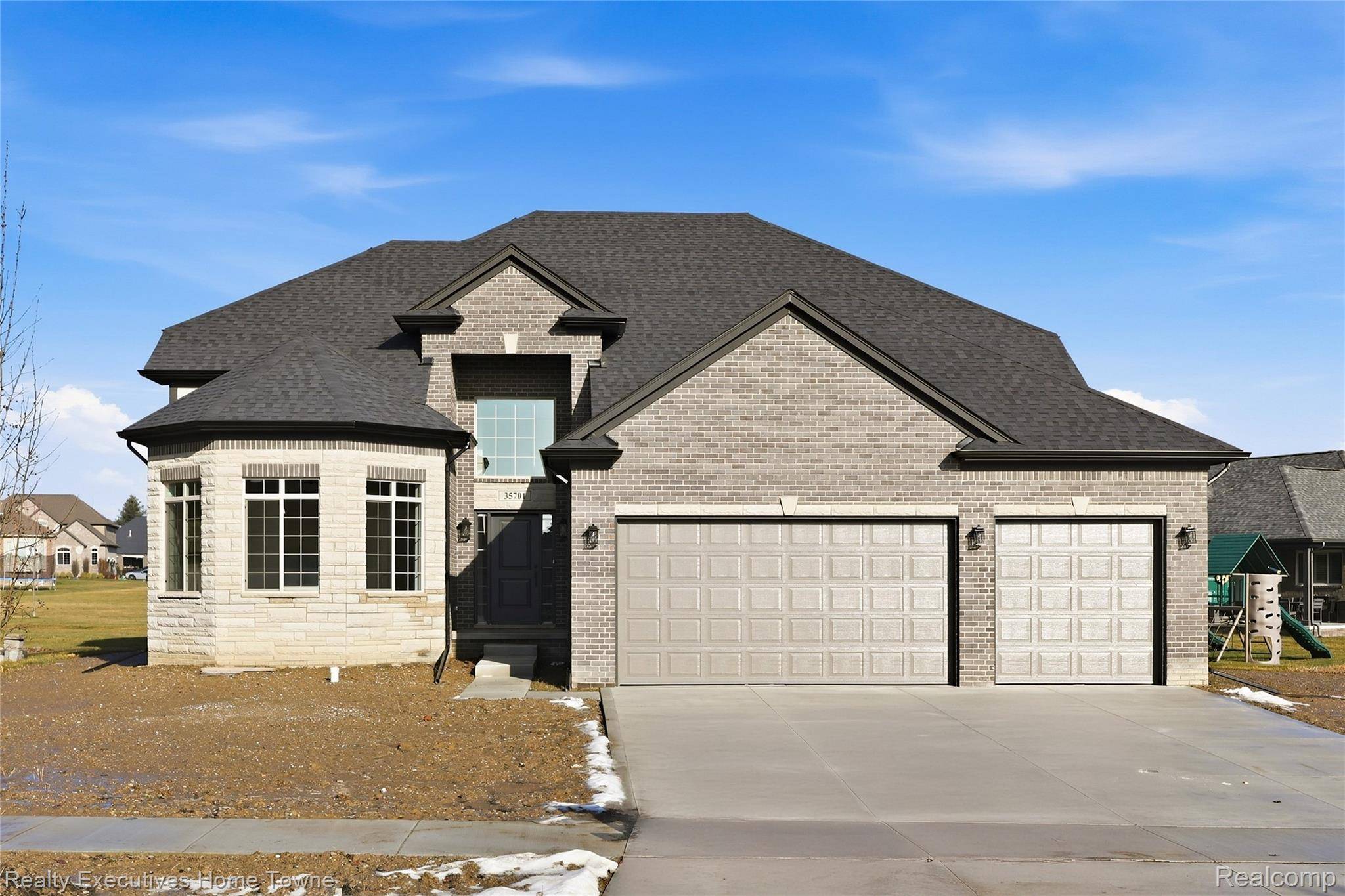 New Baltimore, MI 48047,35701 Strongford DR