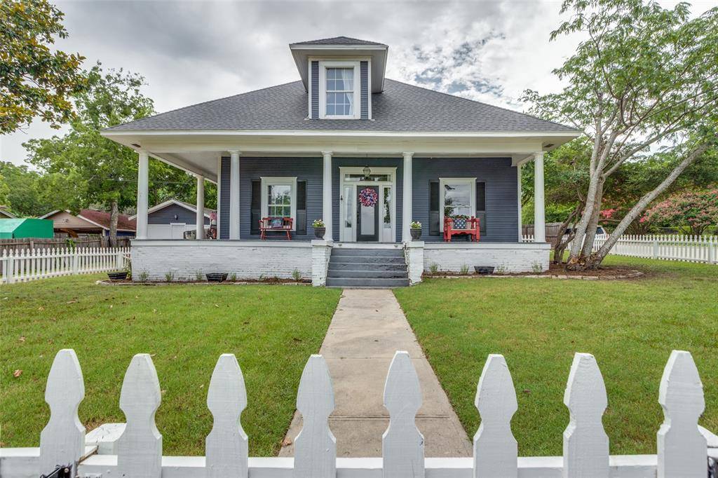 Weatherford, TX 76086,902 S Waco Street