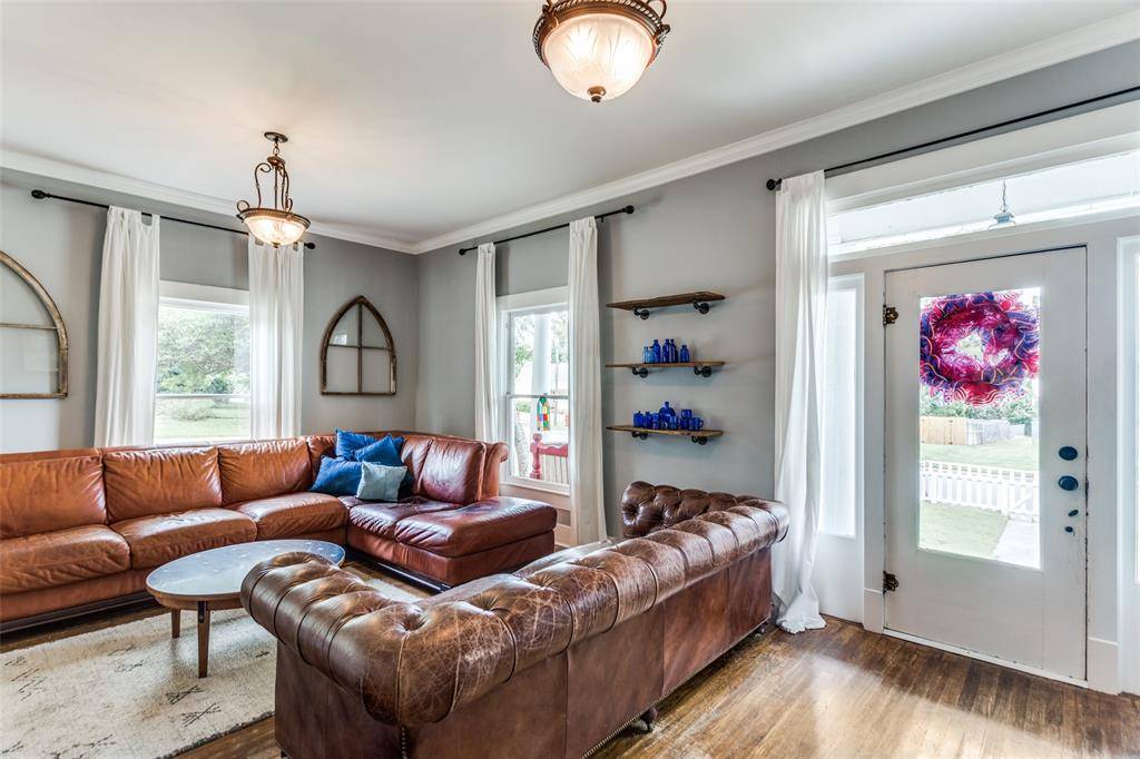 Weatherford, TX 76086,902 S Waco Street