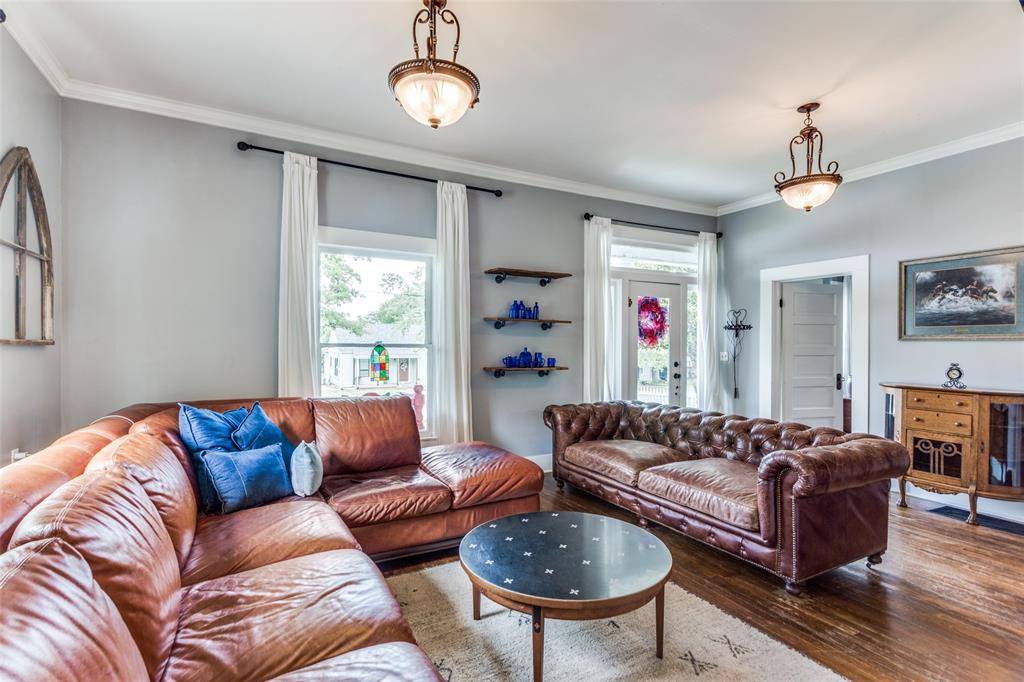 Weatherford, TX 76086,902 S Waco Street