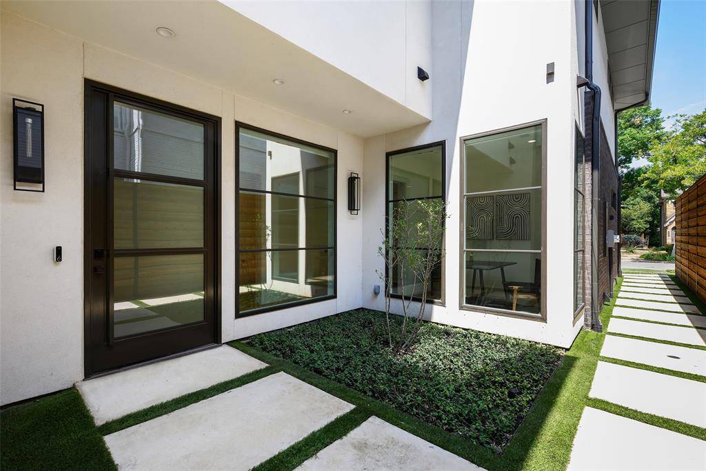 Dallas, TX 75219,3930 Hawthorne Avenue