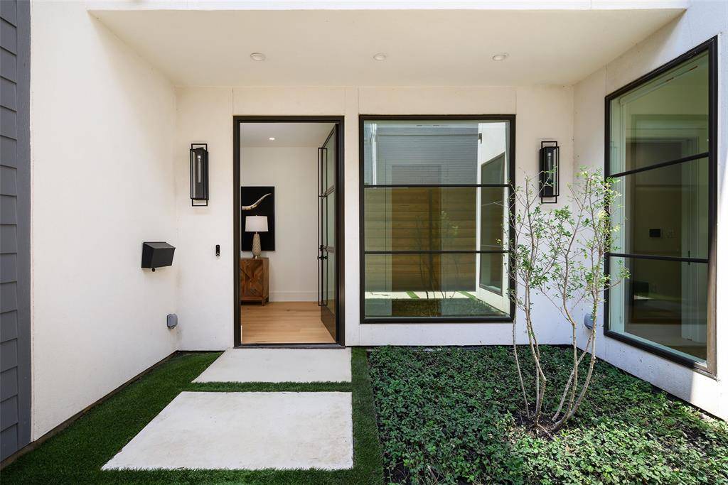 Dallas, TX 75219,3930 Hawthorne Avenue