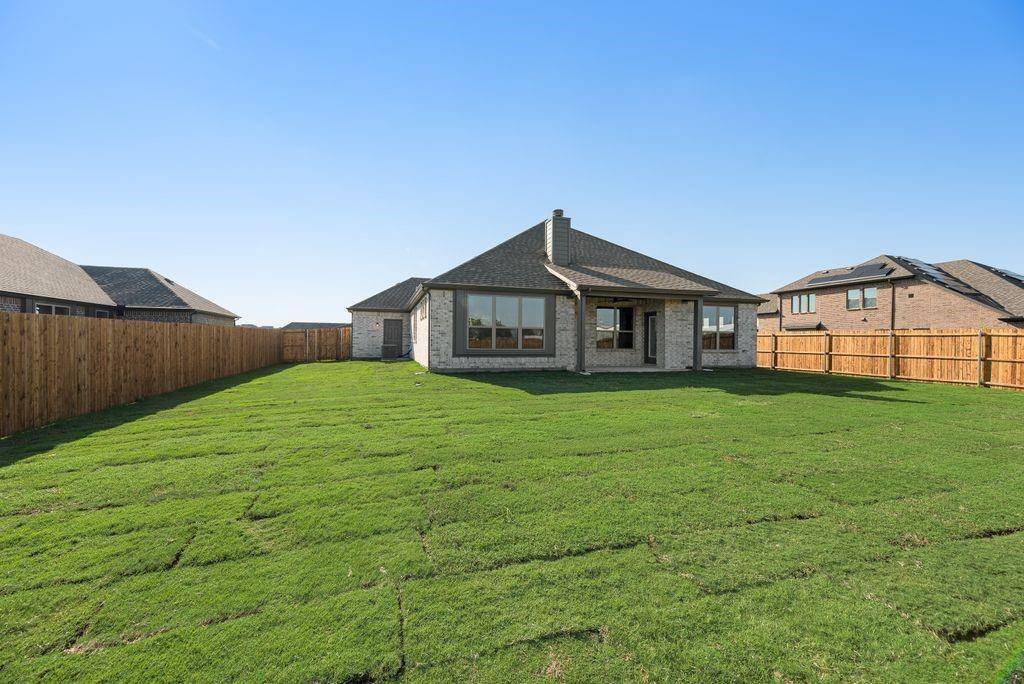 Pilot Point, TX 76258,597 Mbs Way